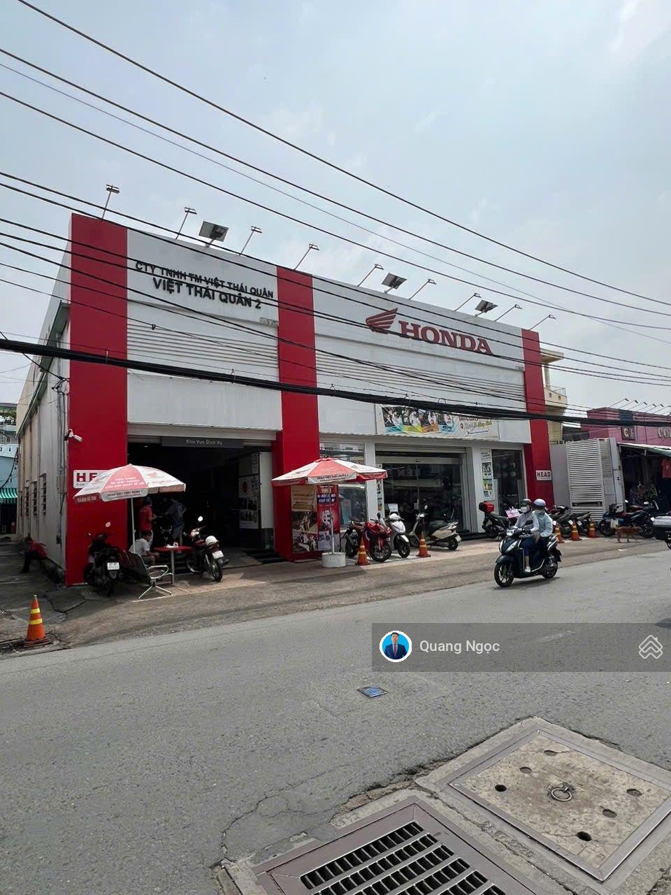 Siêu phẩm bề ngang lớn thuận tiện làm showroom mặt tiền Nguyễn Duy Trinh Quận 2 DT 28 x 35m