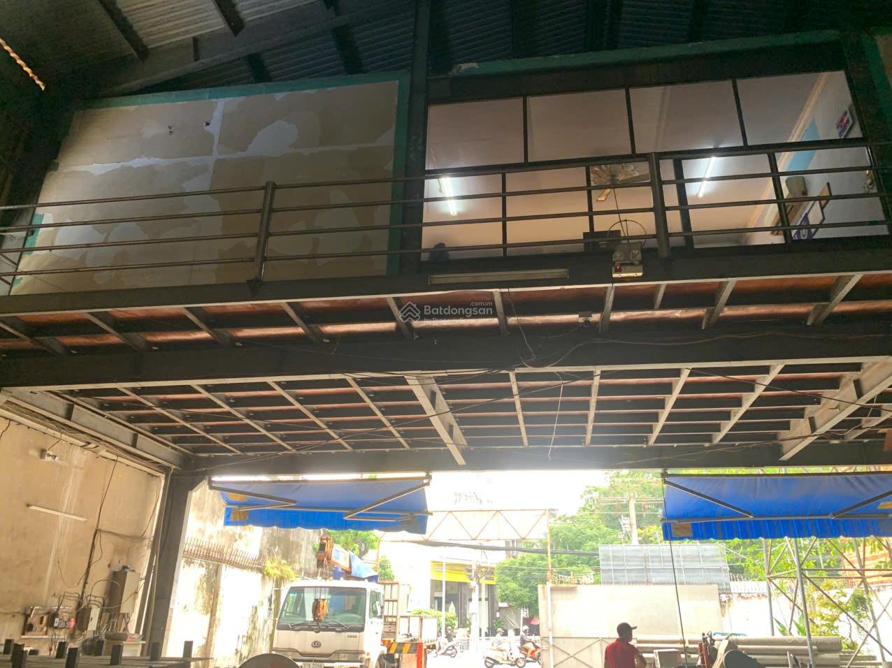 Kho xưởng 1400m2 An Lạc - Bình Tân. Có sẵn Palang, cẩu trục Kho xưởng 1400m2 An Lạc - Bình Tân. Có sẵn Palang, cẩu trục