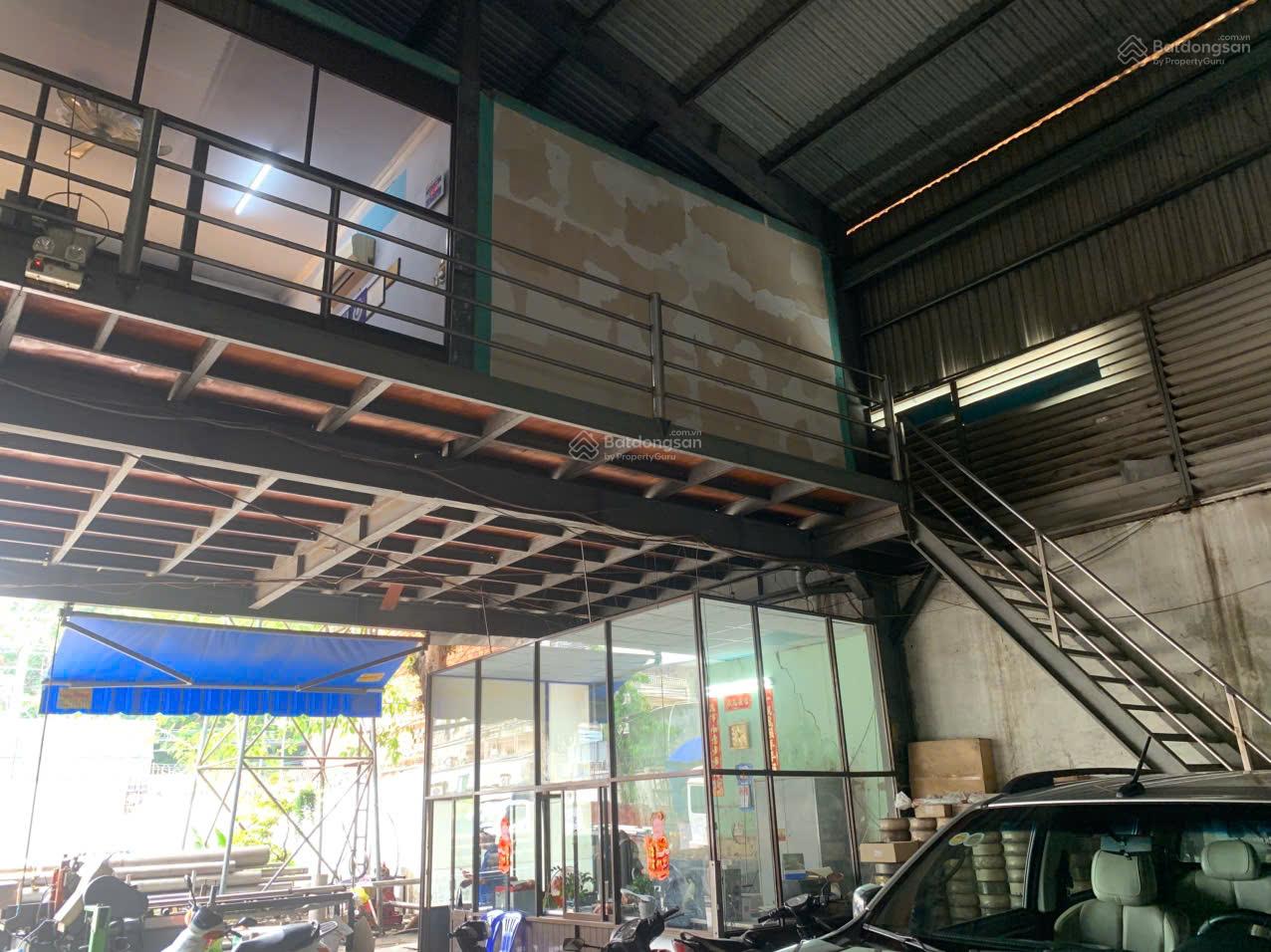 Kho xưởng 1400m2 An Lạc - Bình Tân. Có sẵn Palang, cẩu trục Kho xưởng 1400m2 An Lạc - Bình Tân. Có sẵn Palang, cẩu trục