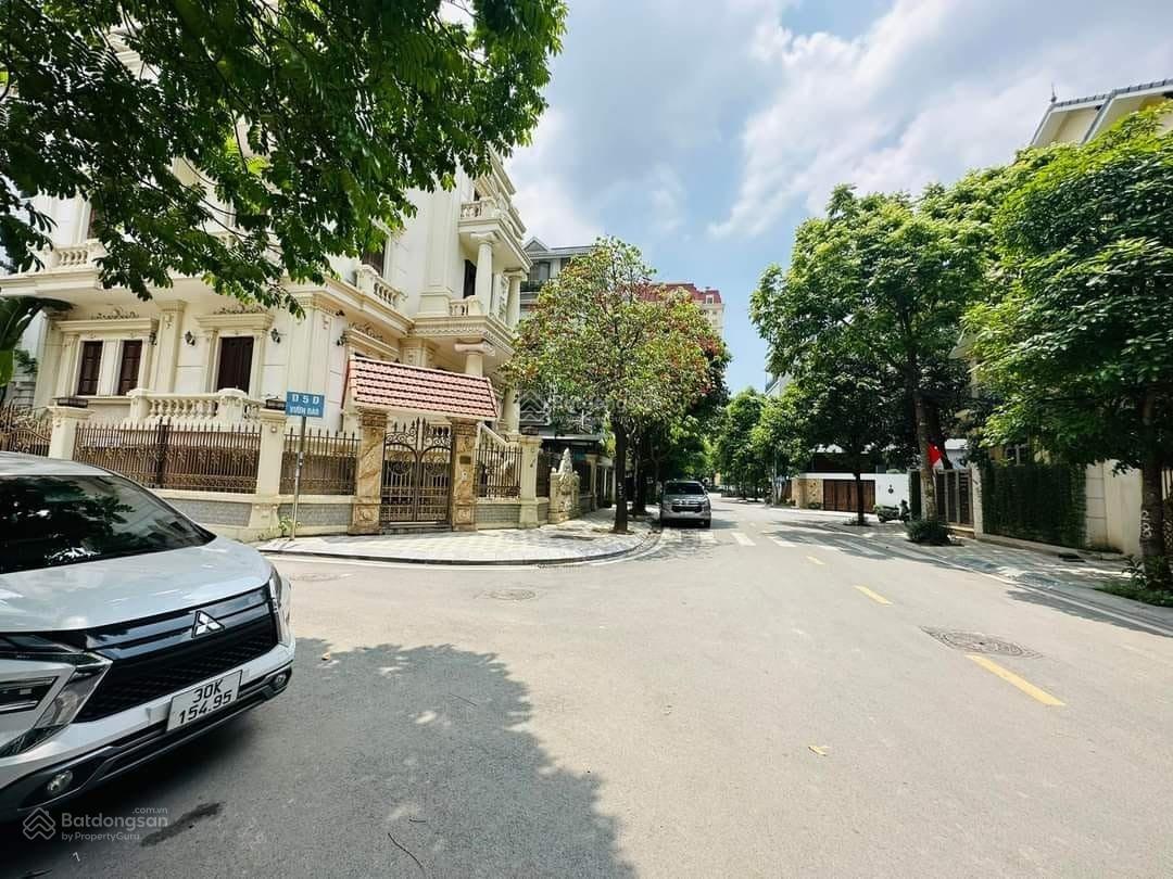 Chính chủ cần bán đất biệt thự Vườn Đào, Lạc Long Quân lô 05 D2, 180m2, mặt tiền 11m xây cao được