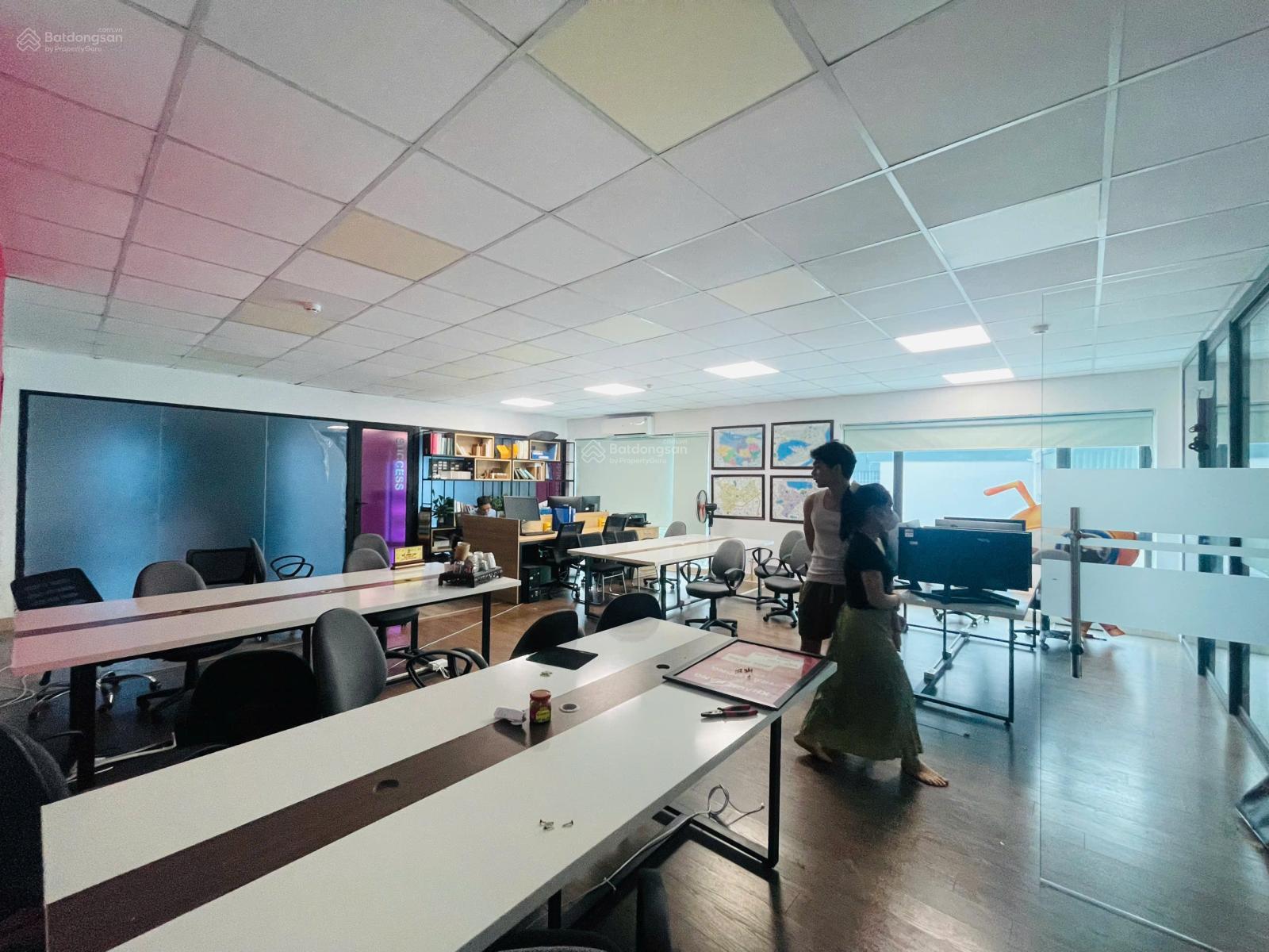 Chỉ 7 triệu có ngay văn phòng tại phố Nguyễn Xiển, đã chia sẵn phòng, view thoáng - 0965 825 ***