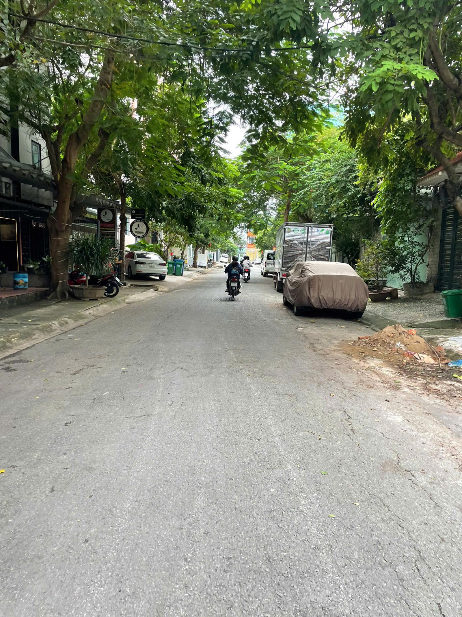 Bán đất sổ đỏ Làng Đại Học Khu AC , Xã Phước Kiển , Nhà Bè , DT: 5x25 GPXD Hầm 5 Lầu . Giá : 10 tỷ