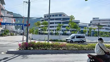 Nhà 1,5 tầng sát trường cao đẳng Ấn Độ, giáp khu nhà máy Z753 cách 2/4: 200m. Giá: 3,2 tỷ
