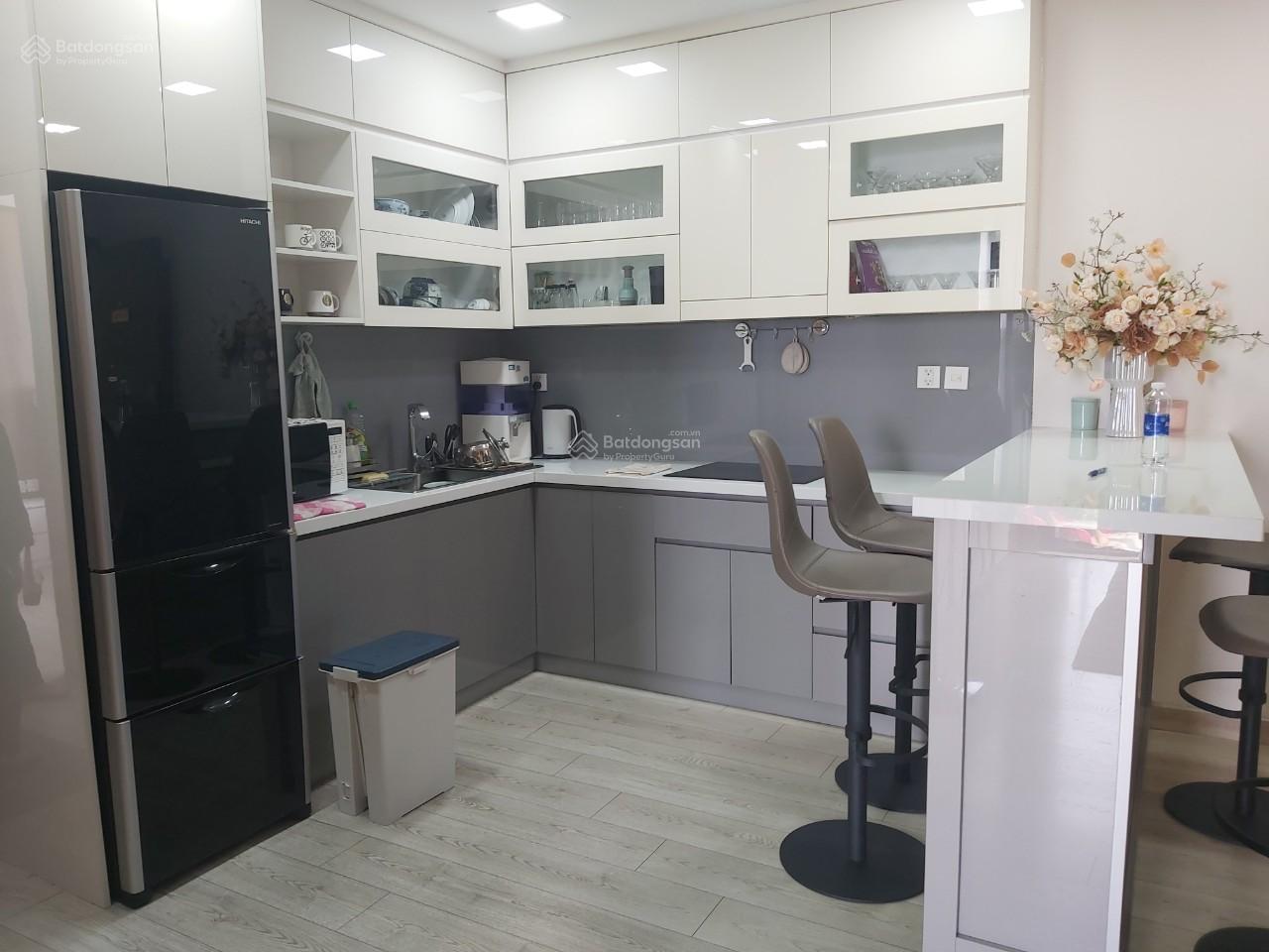 Cho thuê căn hộ Kingston, có slot ôto, 2PN, 2WC, full nội thất, giá: 20 triệu/th, 0908 435 ***