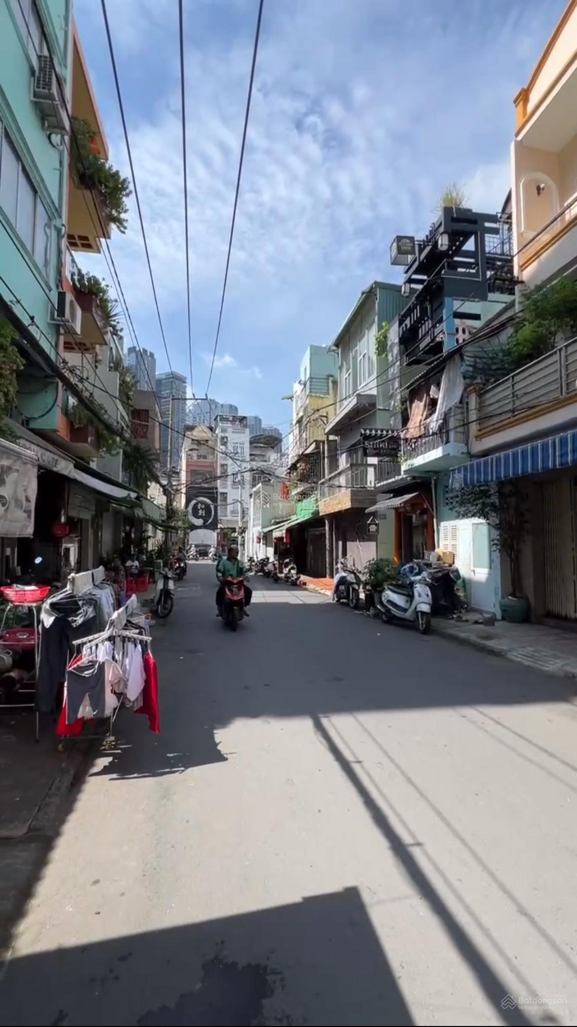 MT Nguyễn Công Trứ, Bình Thạnh - nơi giao thoa ẩm thực Việt - Nhật, sầm uất và sôi động!
