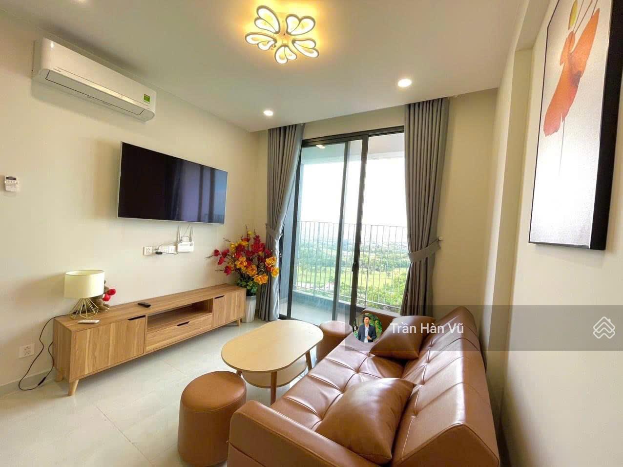 Chính chủ bán căn hộ 1 phòng ngủ full nội thất đang có hđ thuê chỉ 2,5tỷ CC The Emerald Golf View Chính chủ bán căn hộ 1 phòng ngủ full nội thất đang có hđ thuê chỉ 2,5tỷ CC The Emerald Golf View