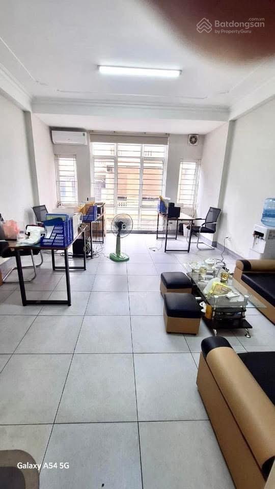 Cho thuê văn phòng 40m giá cực rẻ ngay quận uỷ Hoàng Mai, đường Bùi Huy Bích, 0977 306 *** Ms Mỹ