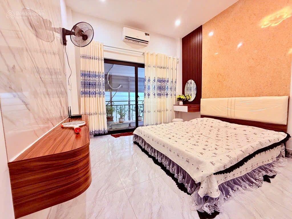 Siêu phẩm Tô Hiệu Hà Đông: DT 46m2, 4 tầng, ô tô đỗ cửa, để ở kinh doanh đều tốt, giá 9.9 t Siêu phẩm Tô Hiệu Hà Đông: DT 46m2, 4 tầng, ô tô đỗ cửa, để ở kinh doanh đều tốt, giá 9.9 t