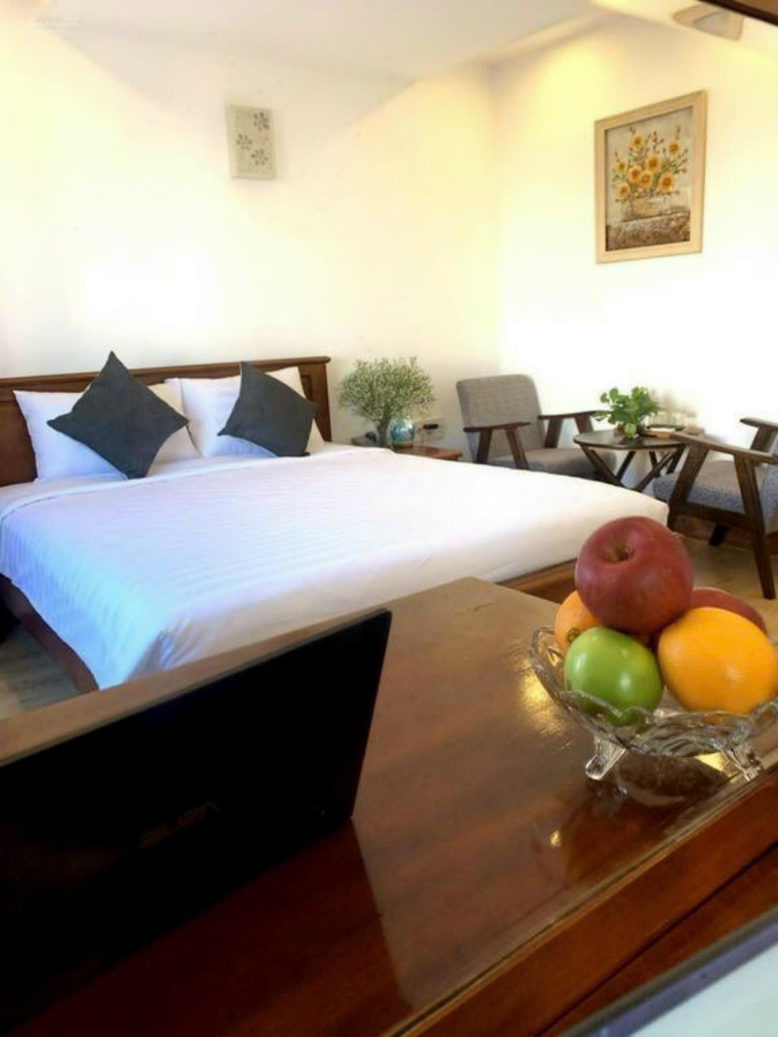 Bán Khách Sạn MT Khu Sân Bay, 12mx20m, Hầm 8 Tầng, 36P, HĐT Khoán 210 triệu/tháng