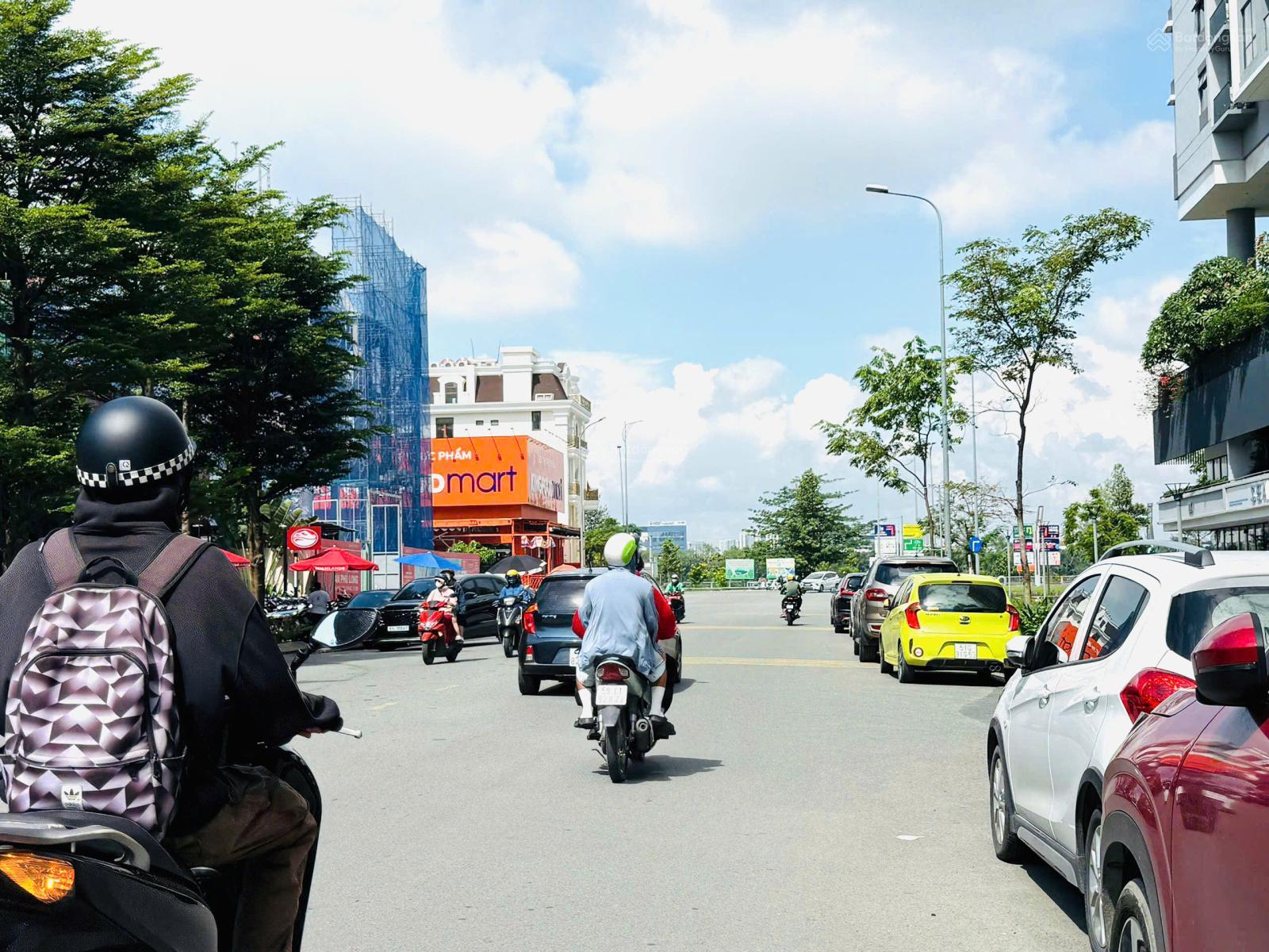 Rất cần tiền bán đất Chia tài sản-Bán lô đất Trần não Q2-DT:12*30 (320m)-Vuông vức-Giá 55 tỷ