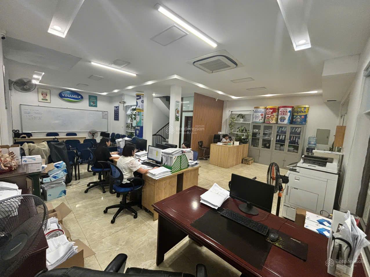 Cho thuê liền kề VOV Mễ Trì 120m2 x 4 tầng 1 hầm thang máy 50tr 0903 409 ***