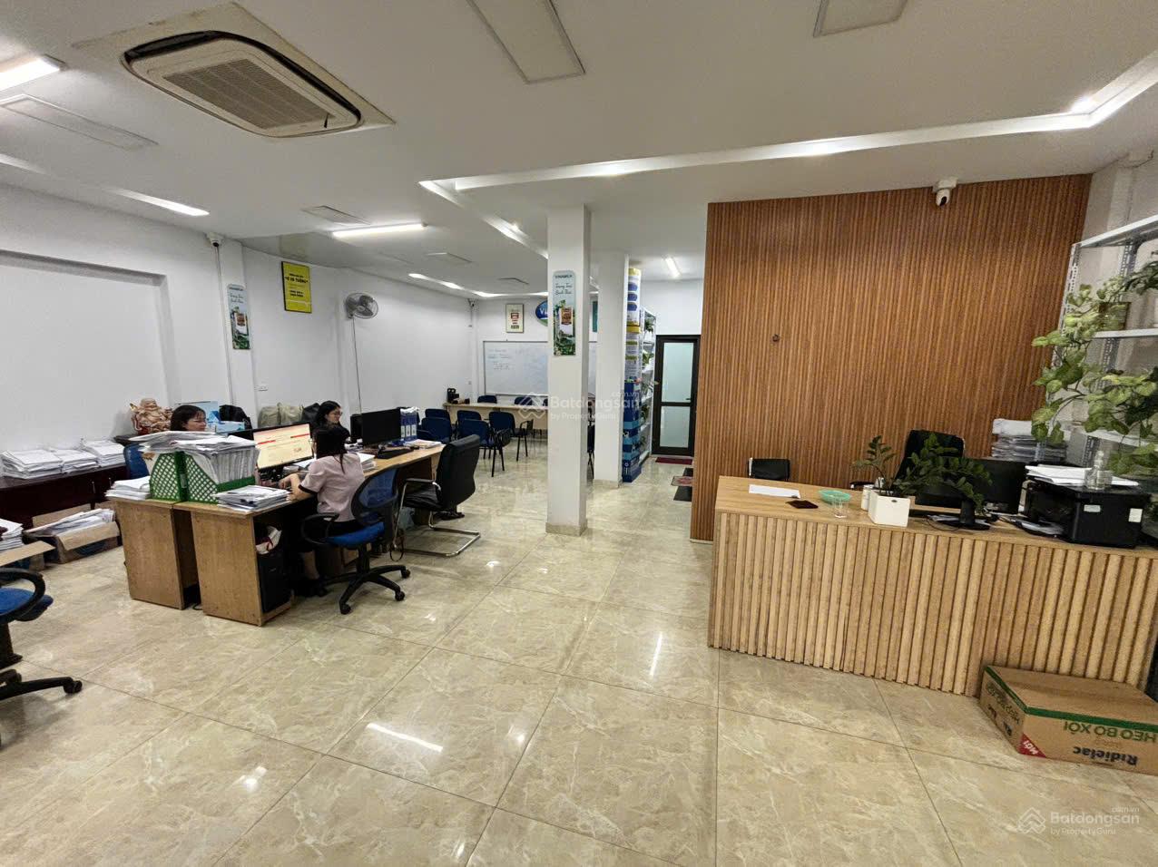 Cho thuê liền kề VOV Mễ Trì 120m2 x 4 tầng 1 hầm thang máy 50tr 0903 409 ***