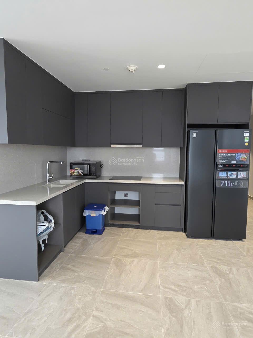 Độc Quyền Cho thuê căn hộ 3 PN 125m2 ngay địa chỉ 230 Nguyễn Trãi Quận 1 Độc Quyền Cho thuê căn hộ 3 PN 125m2 ngay địa chỉ 230 Nguyễn Trãi Quận 1