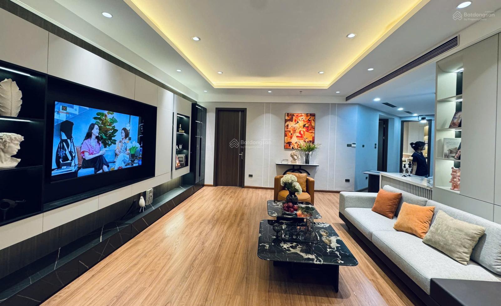 CC cần bán căn 3PN tại Diamond Flower 48 Lê Văn Lương, hướng ĐN, full nội thất 122m2 giá 10 tỷ CC cần bán căn 3PN tại Diamond Flower 48 Lê Văn Lương, hướng ĐN, full nội thất 122m2 giá 10 tỷ