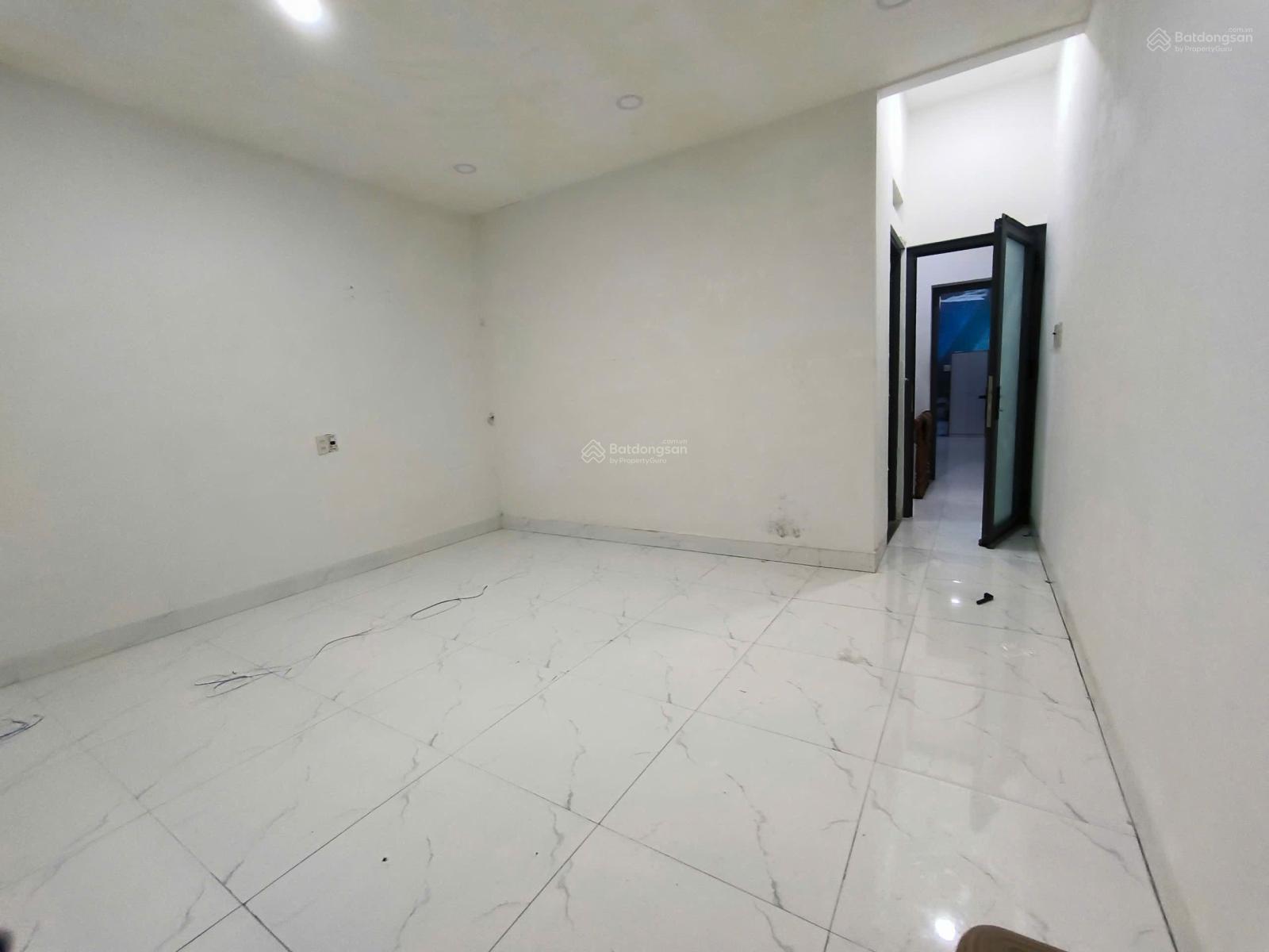 Bán nhà 3 tầng mặt tiền, mặt đường Hoàng Diệu, Nha Trang, Khánh Hòa