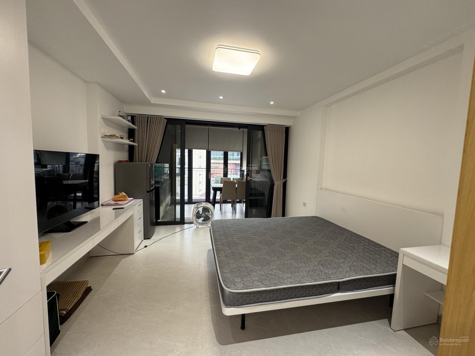 NHÀ 5T KHU VÍP NGÕ 59 THÔNG 61 HOÀNG CẦU SAU QUẬN UỶ GẦN HỒ SÁT VƯỜN HOA, NGÕ OTO DT 42/46M MT 5M