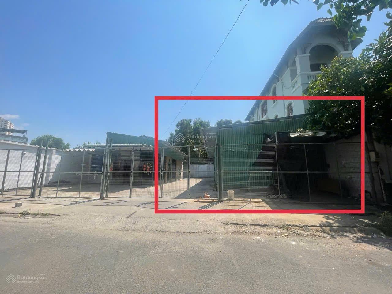 Bán đất 298m2 (DT 10x30m) ngay MT Trần Não, Quận 2. XD hầm 6 tầng. Giá chỉ 40 tỷ Bán đất 298m2 (DT 10x30m) ngay MT Trần Não, Quận 2. XD hầm 6 tầng. Giá chỉ 40 tỷ