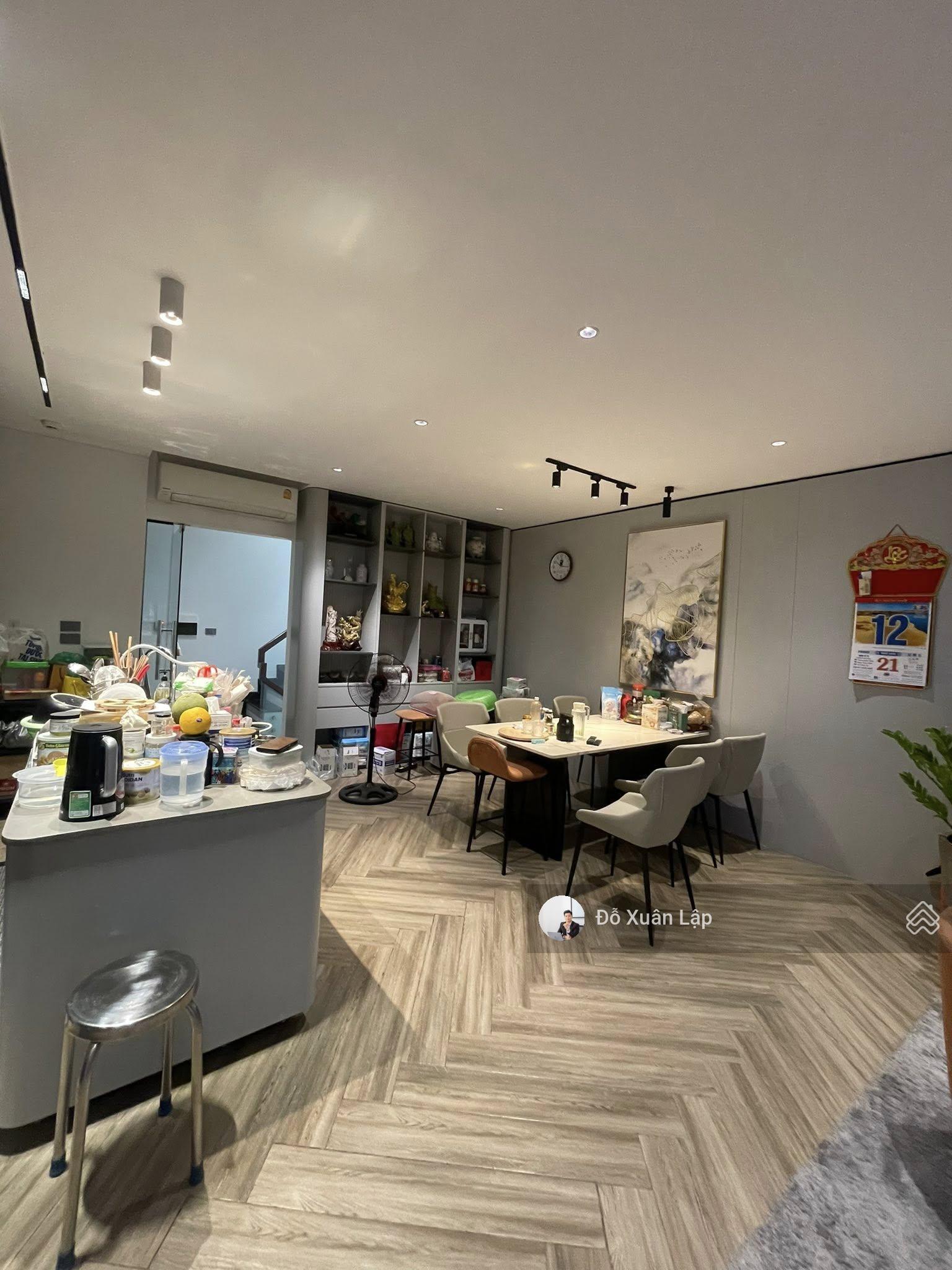 Cực hiếm! Nhà ngõ 234 Hoàng Quốc Việt ô tô tránh, thang máy, thông sàn, 68m²*5T MT 4.5m giá 21.6 tỷ Cực hiếm! Nhà ngõ 234 Hoàng Quốc Việt ô tô tránh, thang máy, thông sàn, 68m²*5T MT 4.5m giá 21.6 tỷ