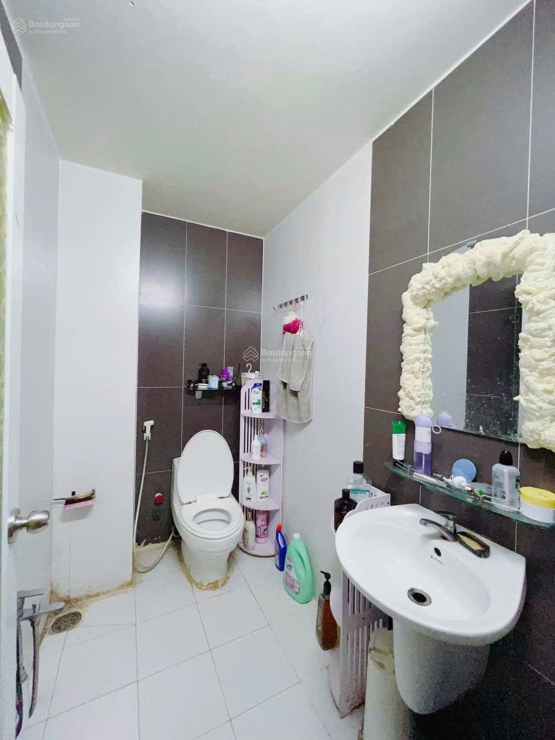 Nhà đẹp Q4 - 2 lầu đúc - 46m2 - 3PN - full NT - giá 4.3 tỷ TL
