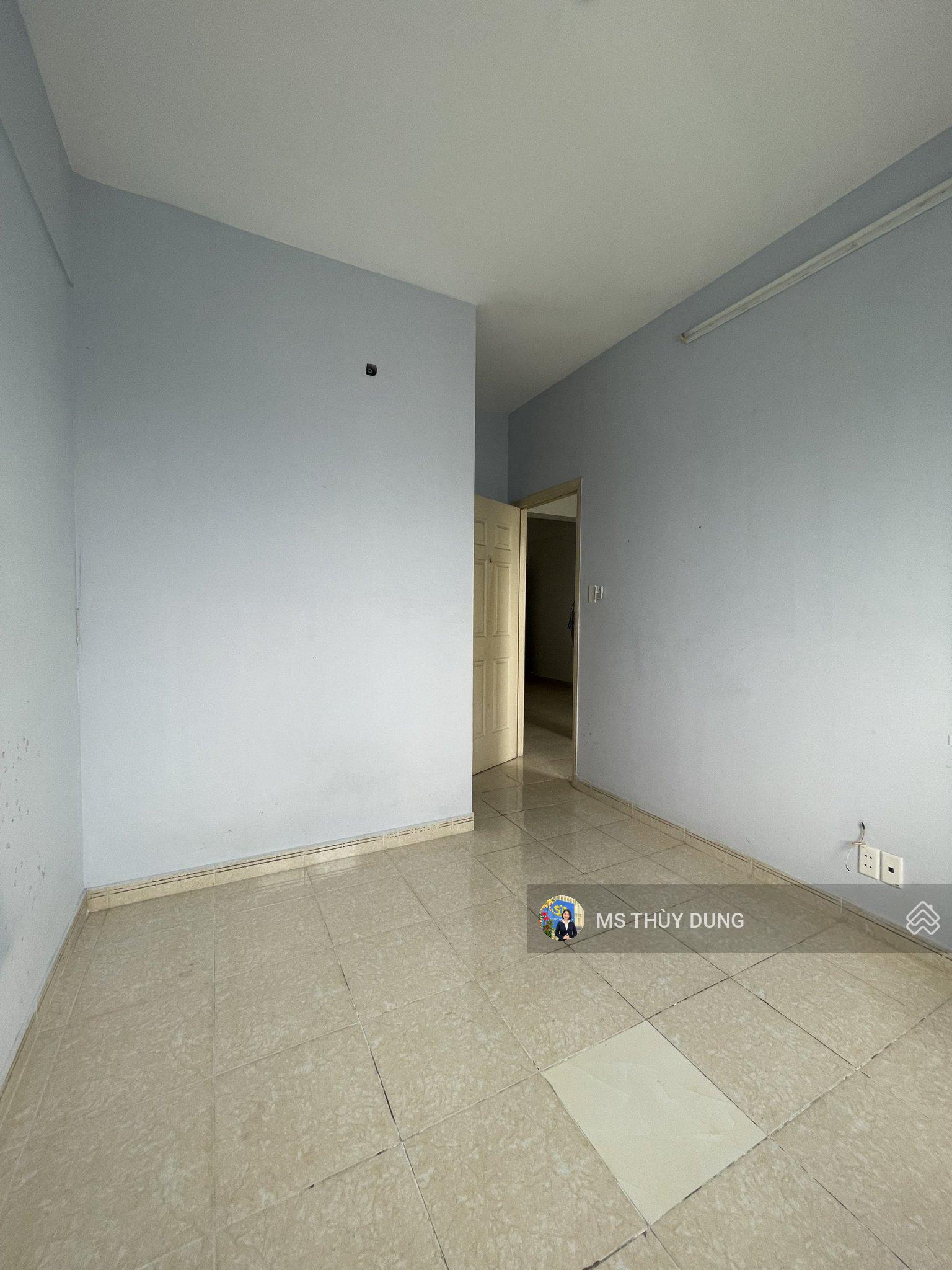 Bán căn 2PN - 2WC HQC Plaza giá 1,250 tỷ, lô HQ2 mặt tiền NVL. Xem nhà 0909 456 ***