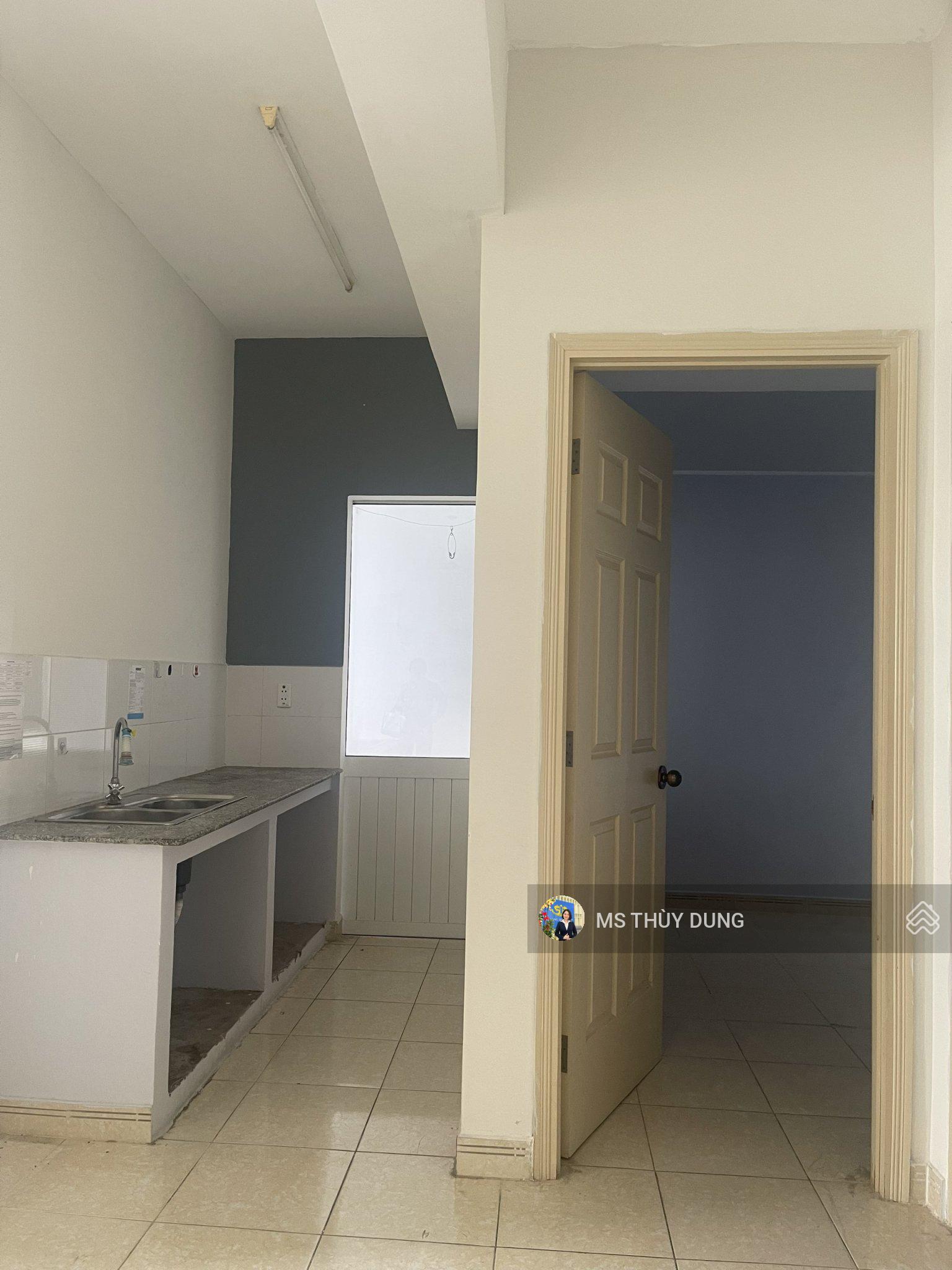 Bán căn 2PN - 2WC HQC Plaza giá 1,250 tỷ, lô HQ2 mặt tiền NVL. Xem nhà 0909 456 ***