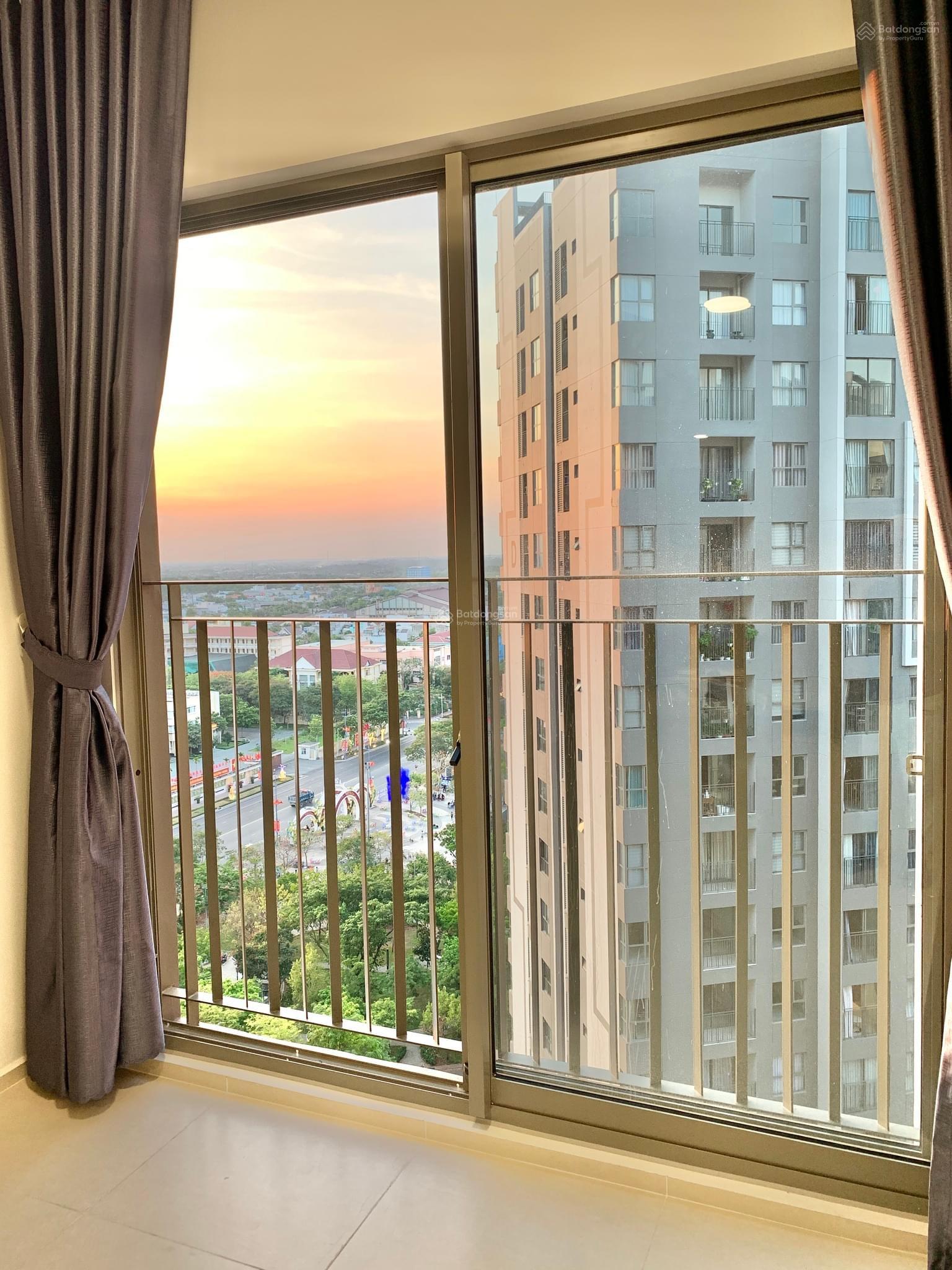 Bán căn 59m2 sổ hồng sẵn + View công viên block C + Giá 2.770 tỷ (102%) + Tặng máy lạnh nội thất