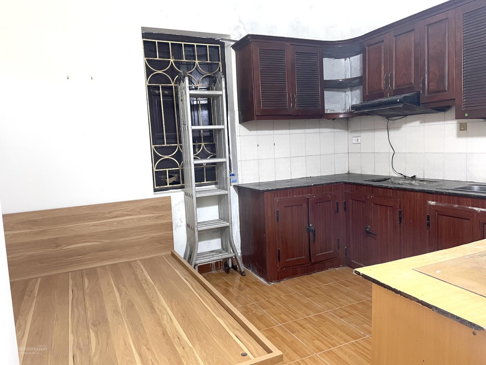 Cho thuê phòng trọ tại Xuân La khu dân trí cao, ôtô đỗ cửa, đủ đồ, giờ tự do, ko chung chủ, ở luôn