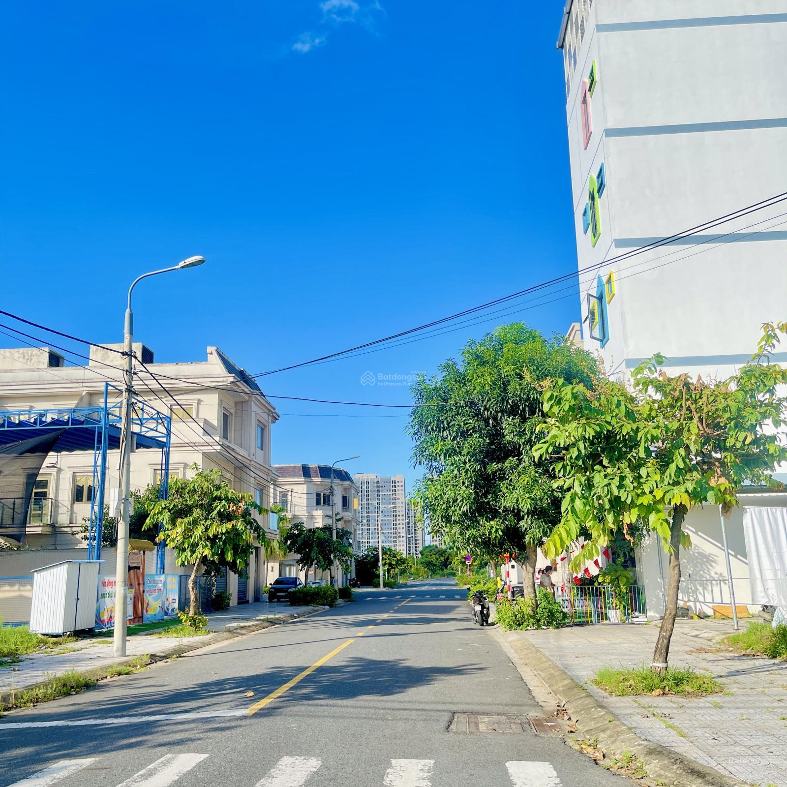 BÁN CẶP GÓC SIÊU PHẨM 2 MẶT TIỀN THÔNG 2 KHU CHUNG CƯ LỚN TẠI KĐT LAKESIDE