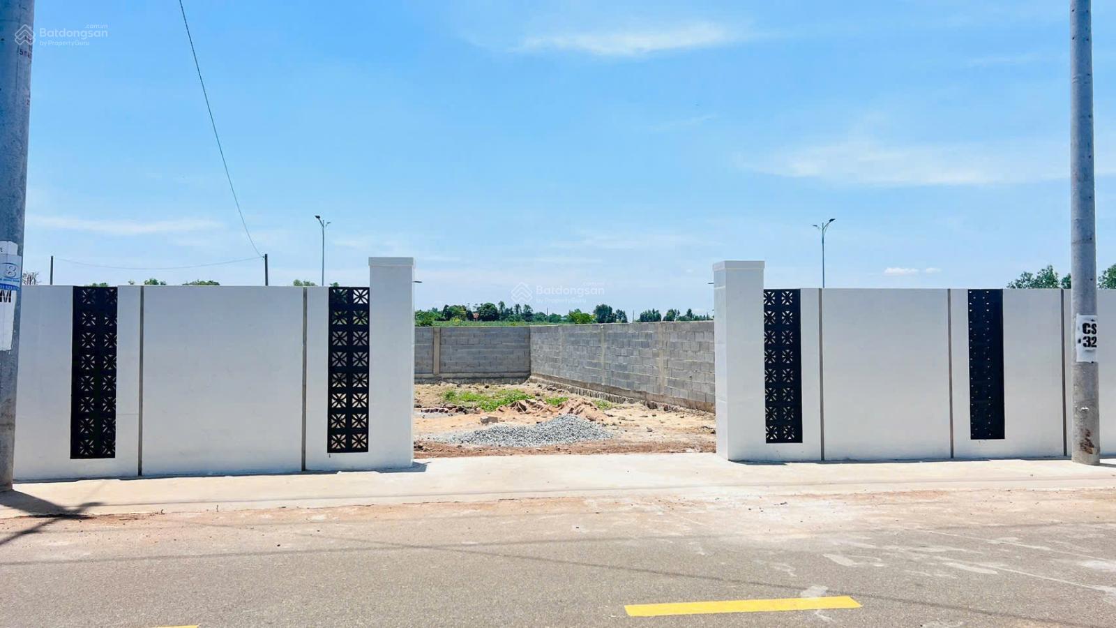 232m2 đường Cách Mạng Tháng Tám - thị trấn Đất Đỏ - BRVT ngang 11m giáp đường chánh QL55