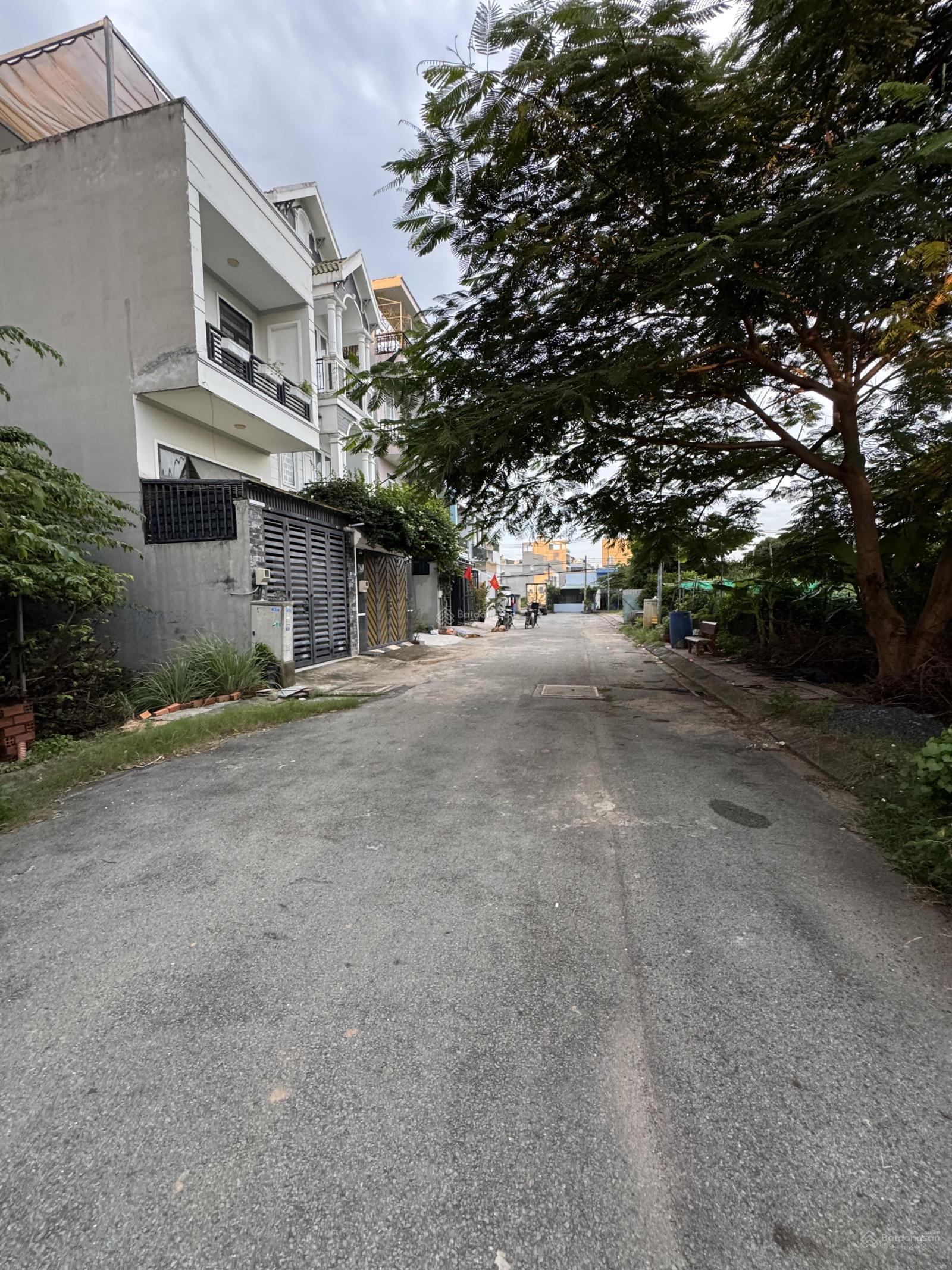 Đất ở đẹp 68m² sổ riêng, tại đường 898, phường Phú Hữu Quận 9, cách đường Nguyễn Duy Trinh 200m.