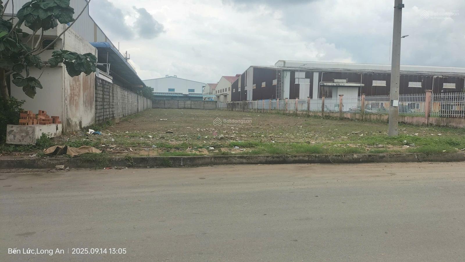 Bán đất 2200m2 (21 x 105) đất SKC trong KCN Phúc Long, cho sản xuất đa ngành nghề Bán đất 2200m2 (21 x 105) đất SKC trong KCN Phúc Long, cho sản xuất đa ngành nghề