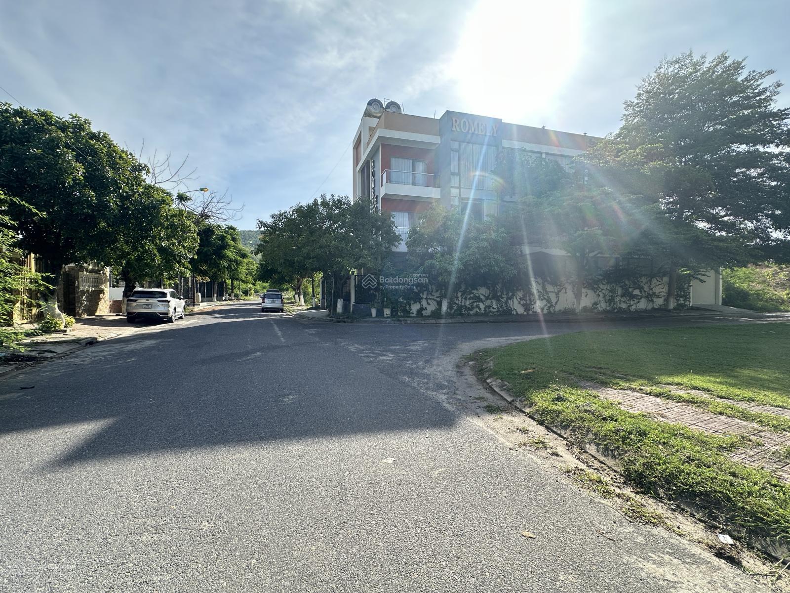 Biệt thự đường Huỳnh Văn Nghệ, KĐT Vĩnh Hoà, P. Bắc Nha Trang - 279,2m2 ngang 10m - giá 51 tr/m2 Biệt thự đường Huỳnh Văn Nghệ, KĐT Vĩnh Hoà, P. Bắc Nha Trang - 279,2m2 ngang 10m - giá 51 tr/m2