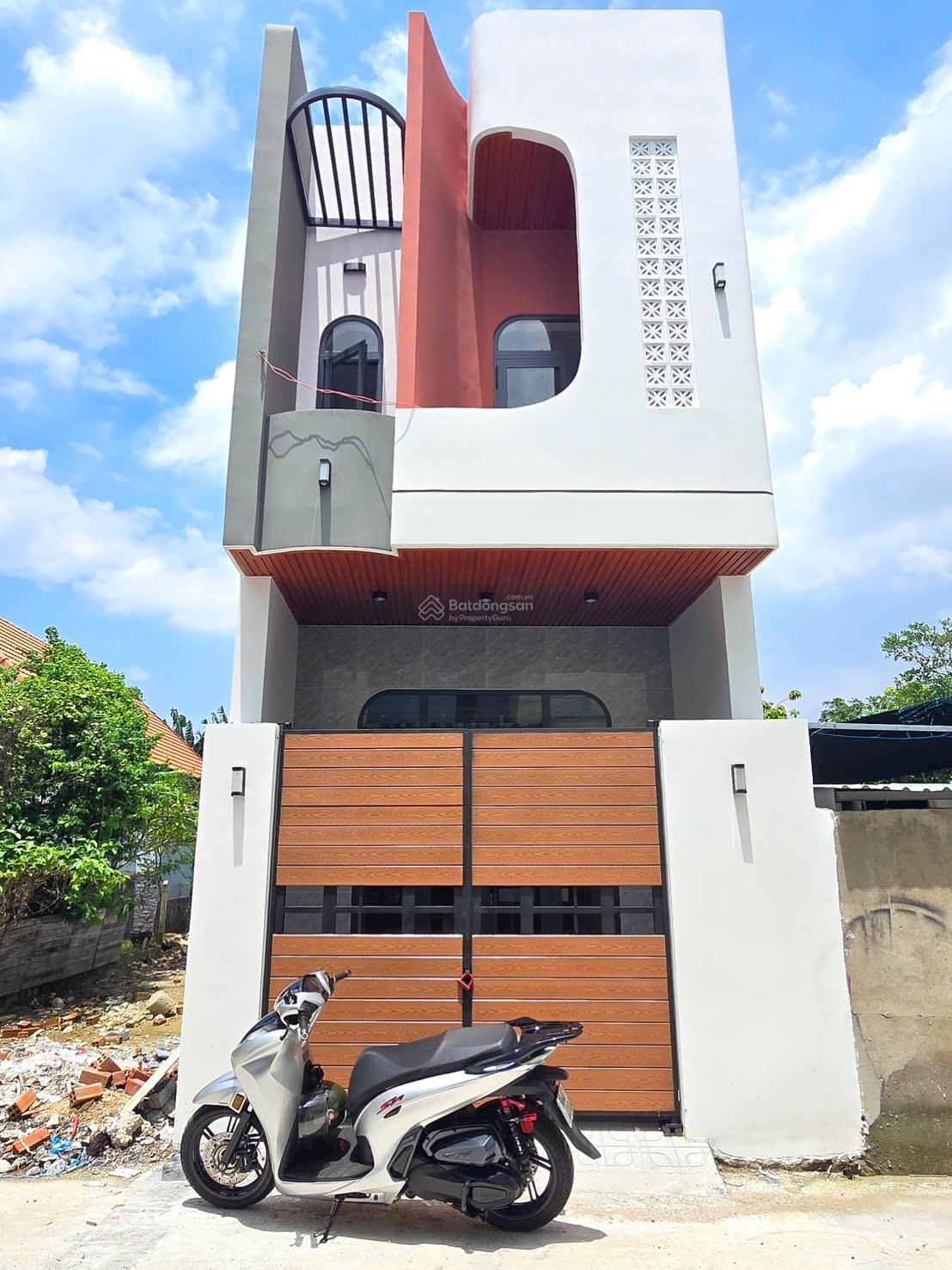 Bán nhà 1 trệt, 1 lầu 1 (hoàn công) gần khu dân cư phường Tân Phong. Giá chỉ 3,55 tỷ