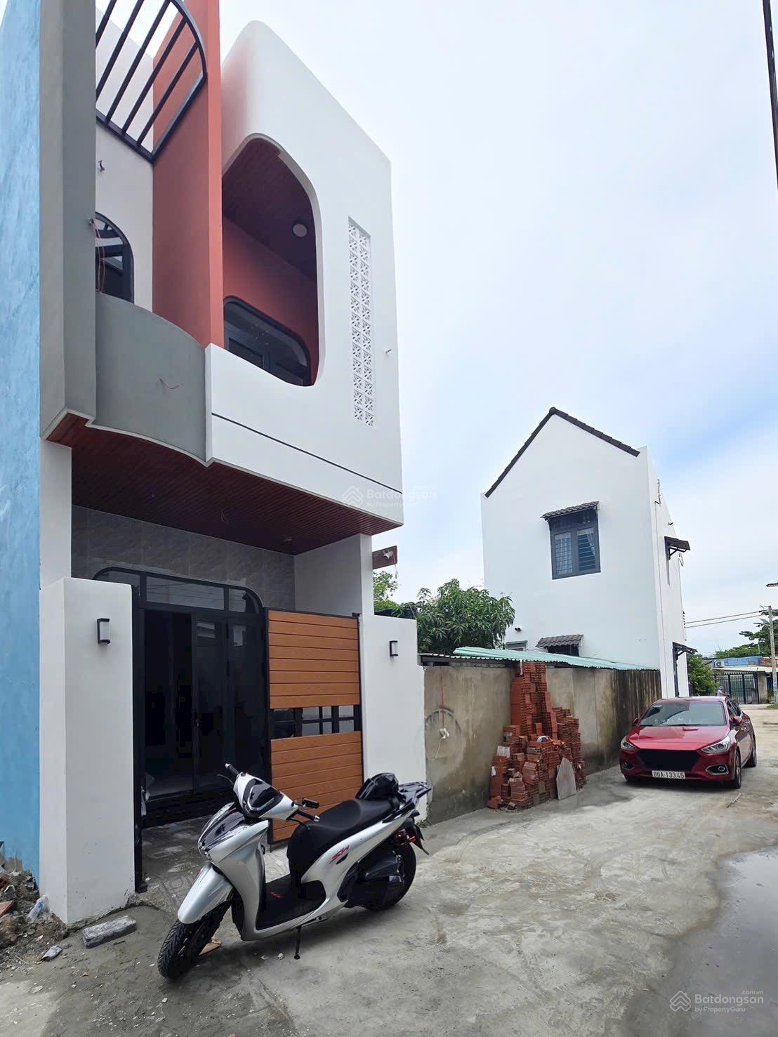 Bán nhà 1 trệt, 1 lầu 1 (hoàn công) gần khu dân cư phường Tân Phong. Giá chỉ 3,55 tỷ Bán nhà 1 trệt, 1 lầu 1 (hoàn công) gần khu dân cư phường Tân Phong. Giá chỉ 3,55 tỷ