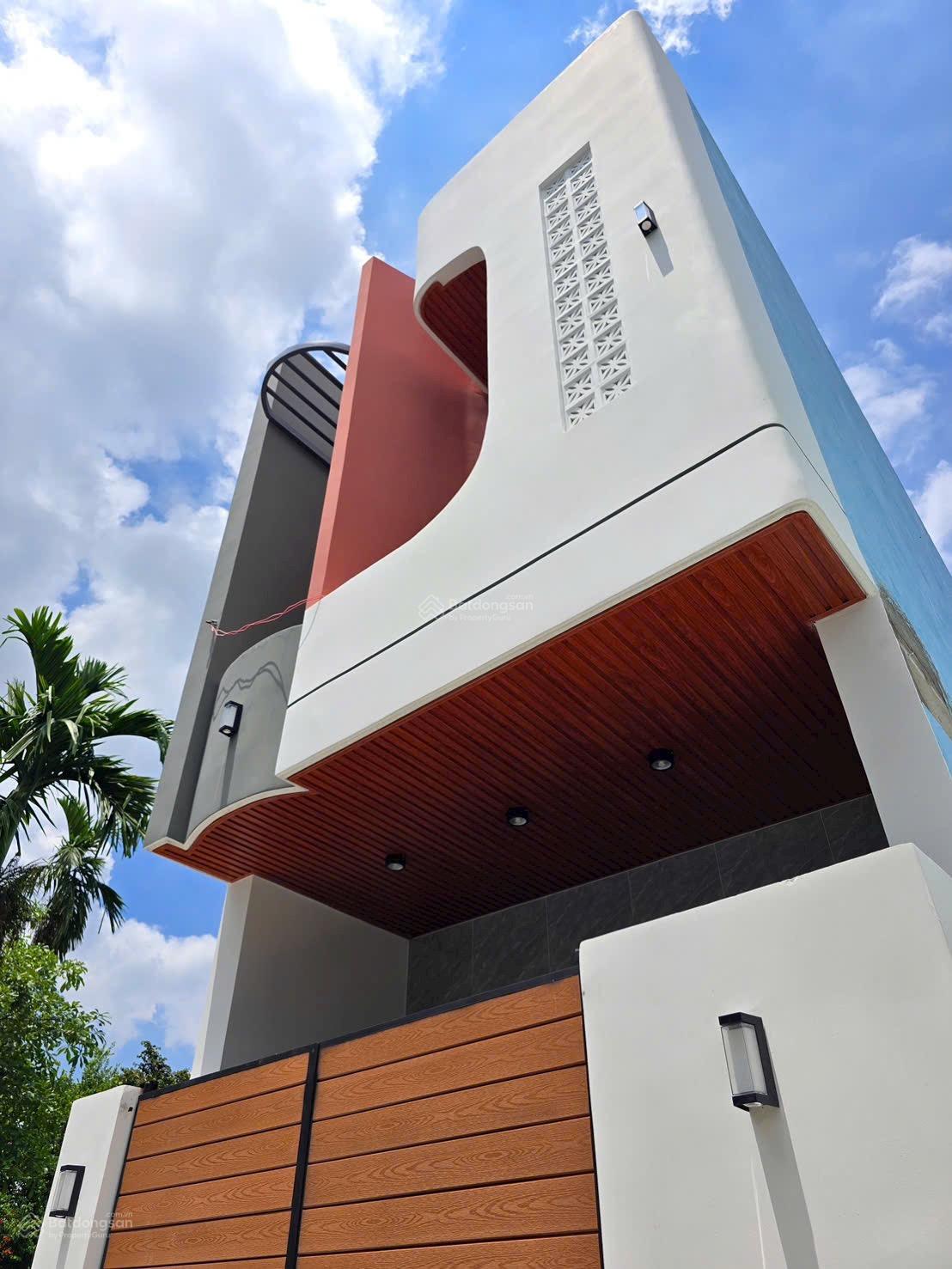 Bán nhà 1 trệt, 1 lầu 1 (hoàn công) gần khu dân cư phường Tân Phong. Giá chỉ 3,55 tỷ Bán nhà 1 trệt, 1 lầu 1 (hoàn công) gần khu dân cư phường Tân Phong. Giá chỉ 3,55 tỷ