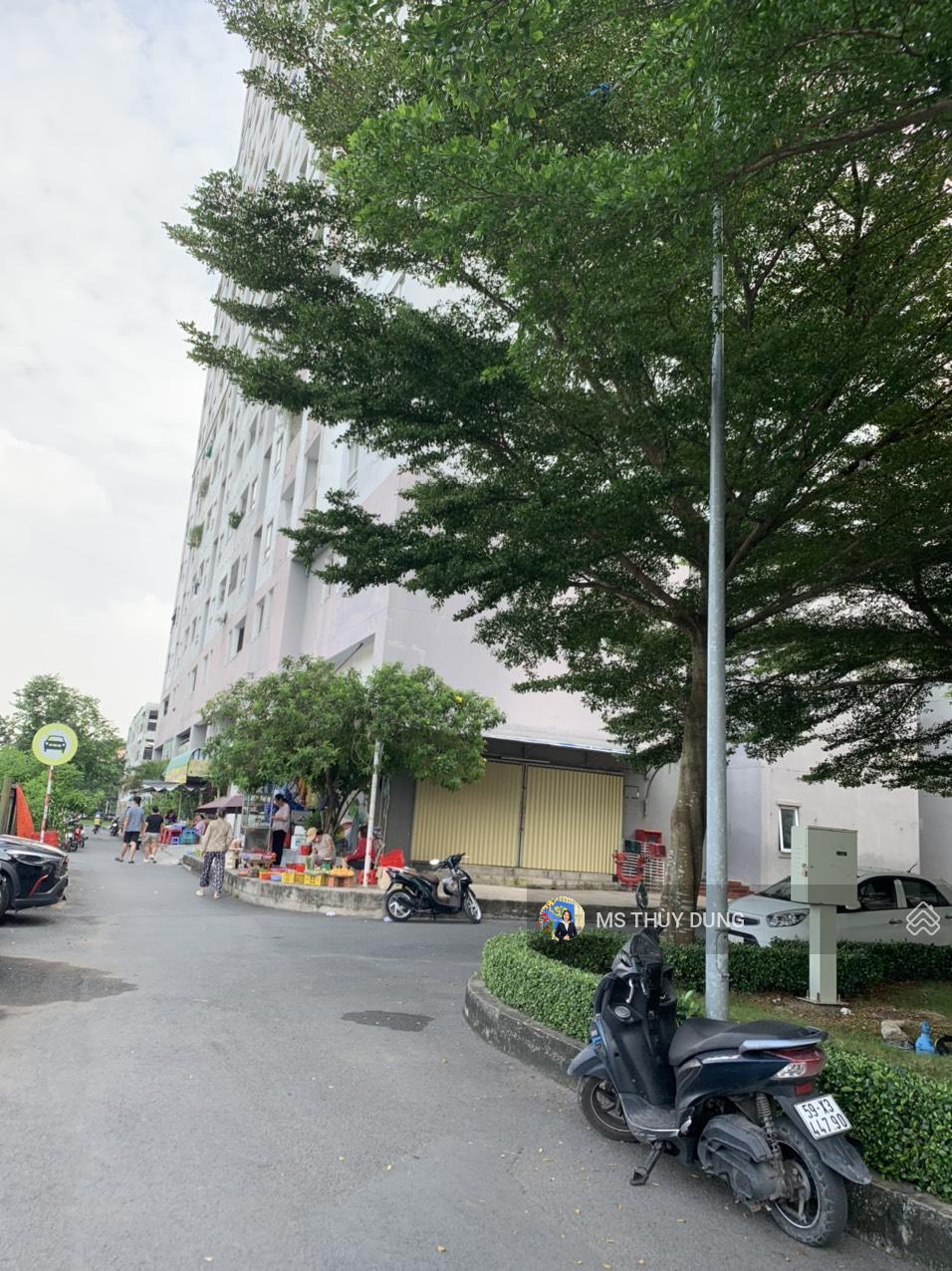 Căn góc 50m2 thoáng mát có 2PN tại HQC Plaza giá 950 triệu - 2PN - 2WC. ĐT 0909 456 ***