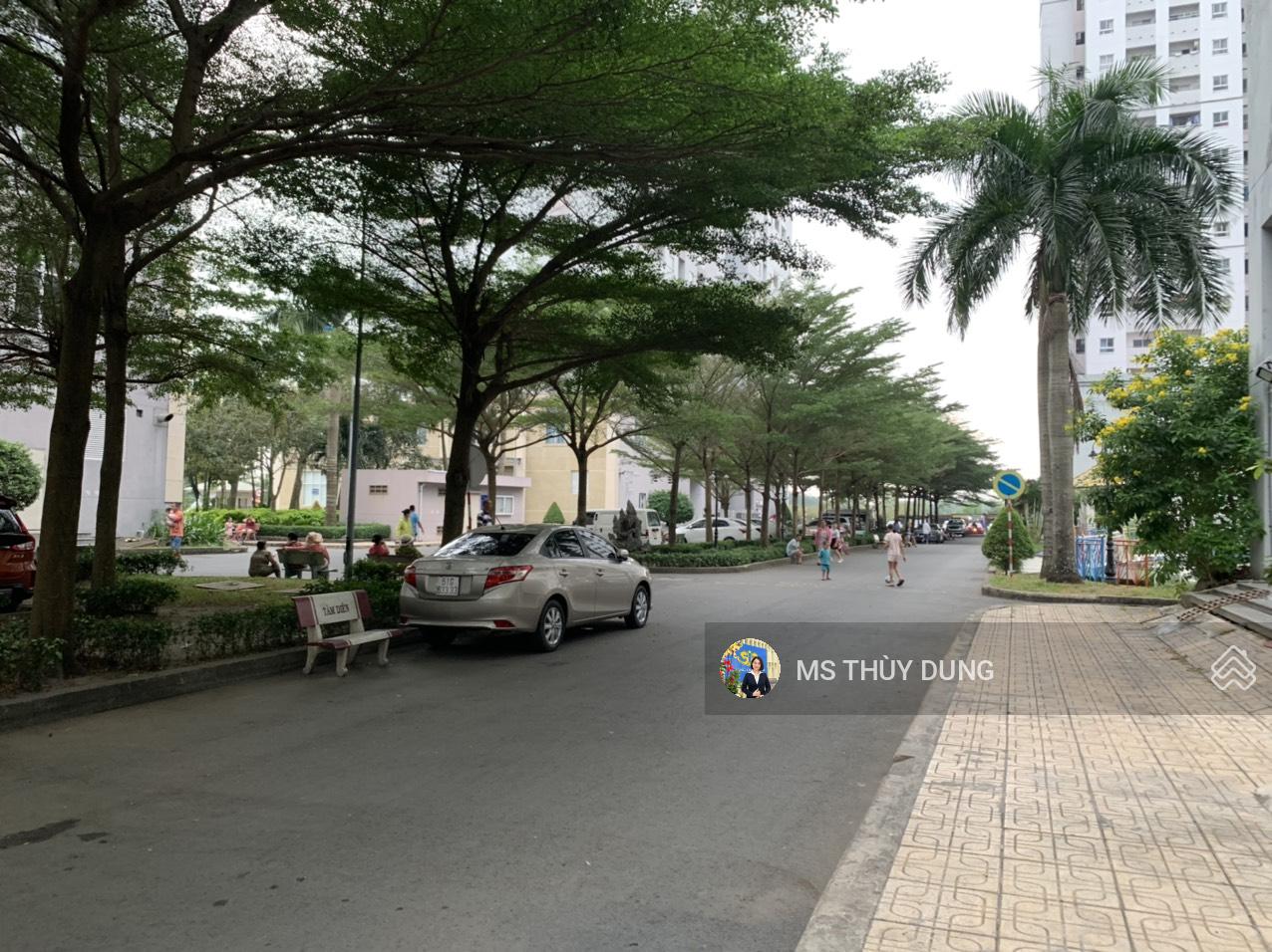 Căn góc 50m2 thoáng mát có 2PN tại HQC Plaza giá 950 triệu - 2PN - 2WC. ĐT 0909 456 ***