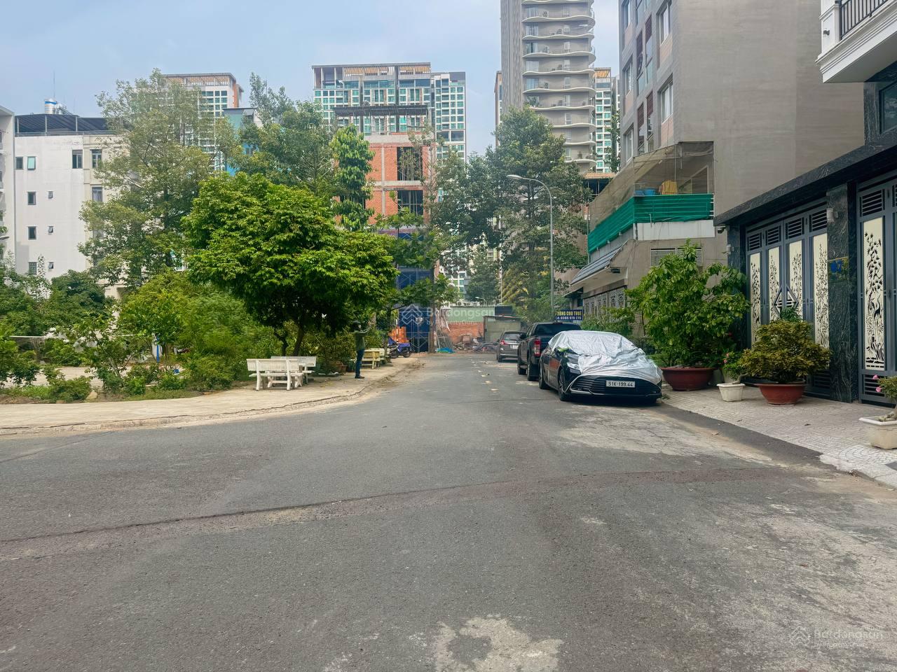 Rẻ nhất ! Bán lô đất góc 10x20m, GPXD: Hầm + 6 tầng, KDC Huy Hoàng, TML, Q2, Chỉ 220 triệu/m2