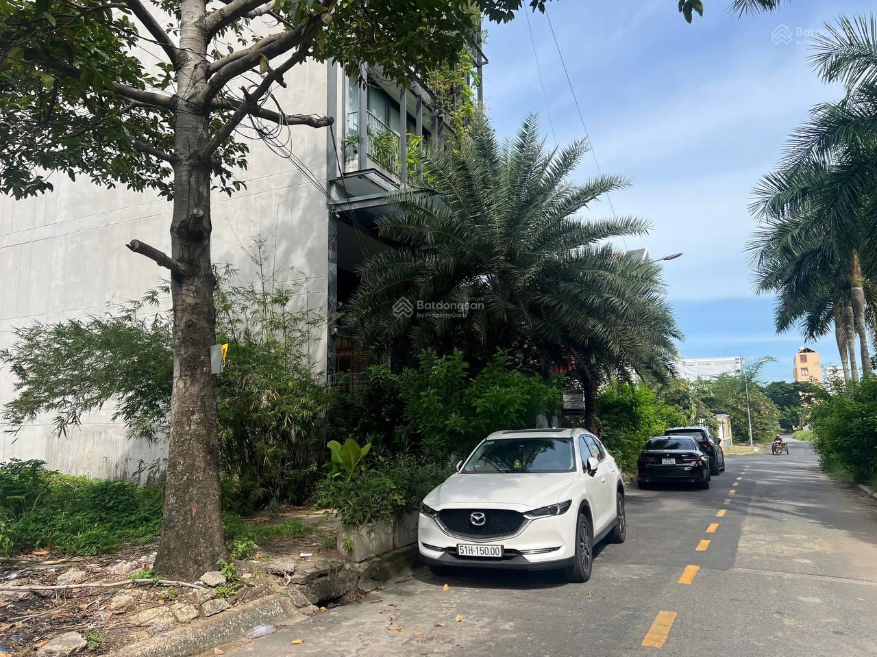 Rẻ nhất ! Bán lô đất góc 10x20m, GPXD: Hầm + 6 tầng, KDC Huy Hoàng, TML, Q2, Chỉ 220 triệu/m2