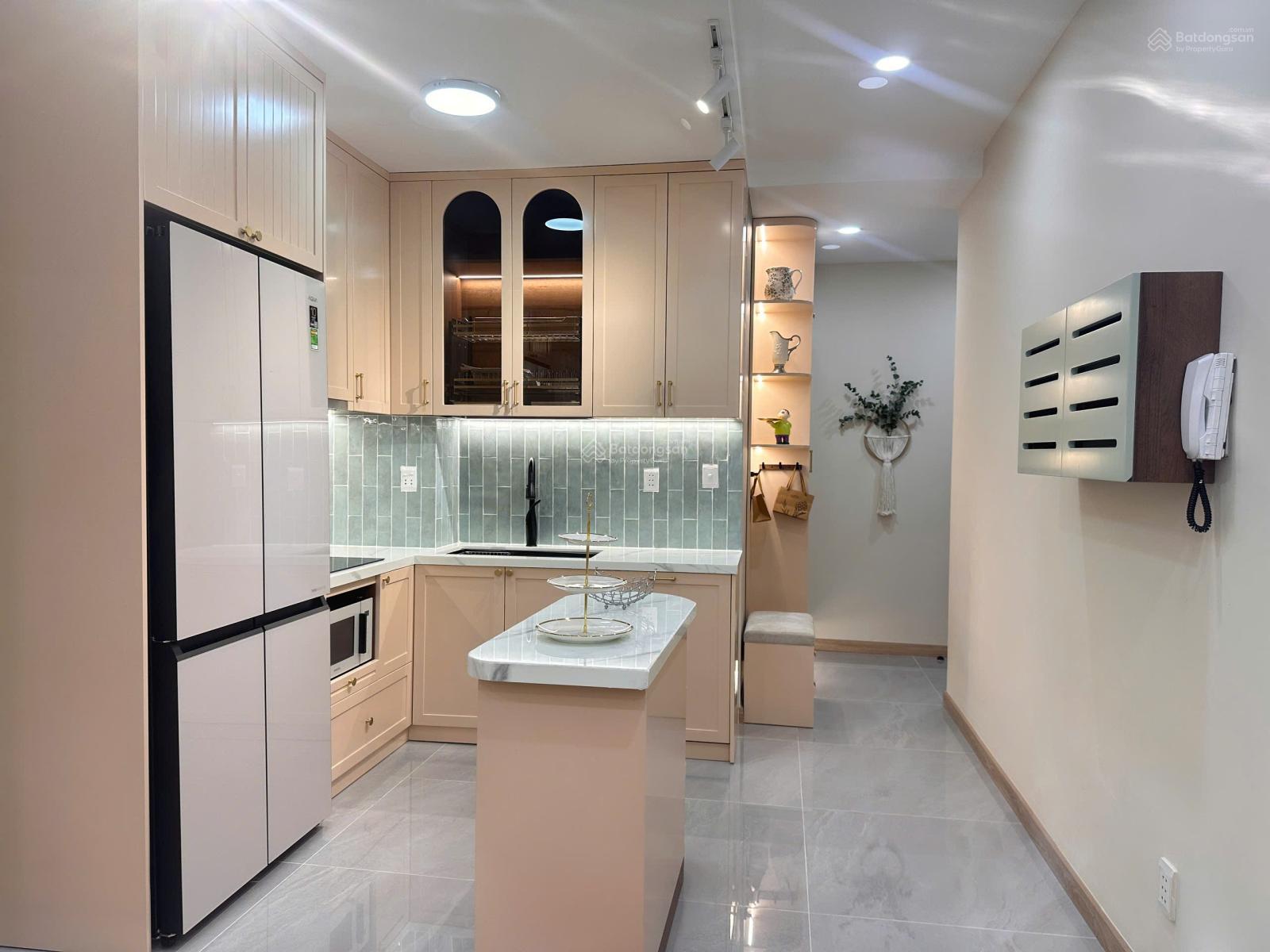 Bán căn hộ chung cư Sky Garden 81m2 giá 6.2 tỷ, nội thất mới 100%