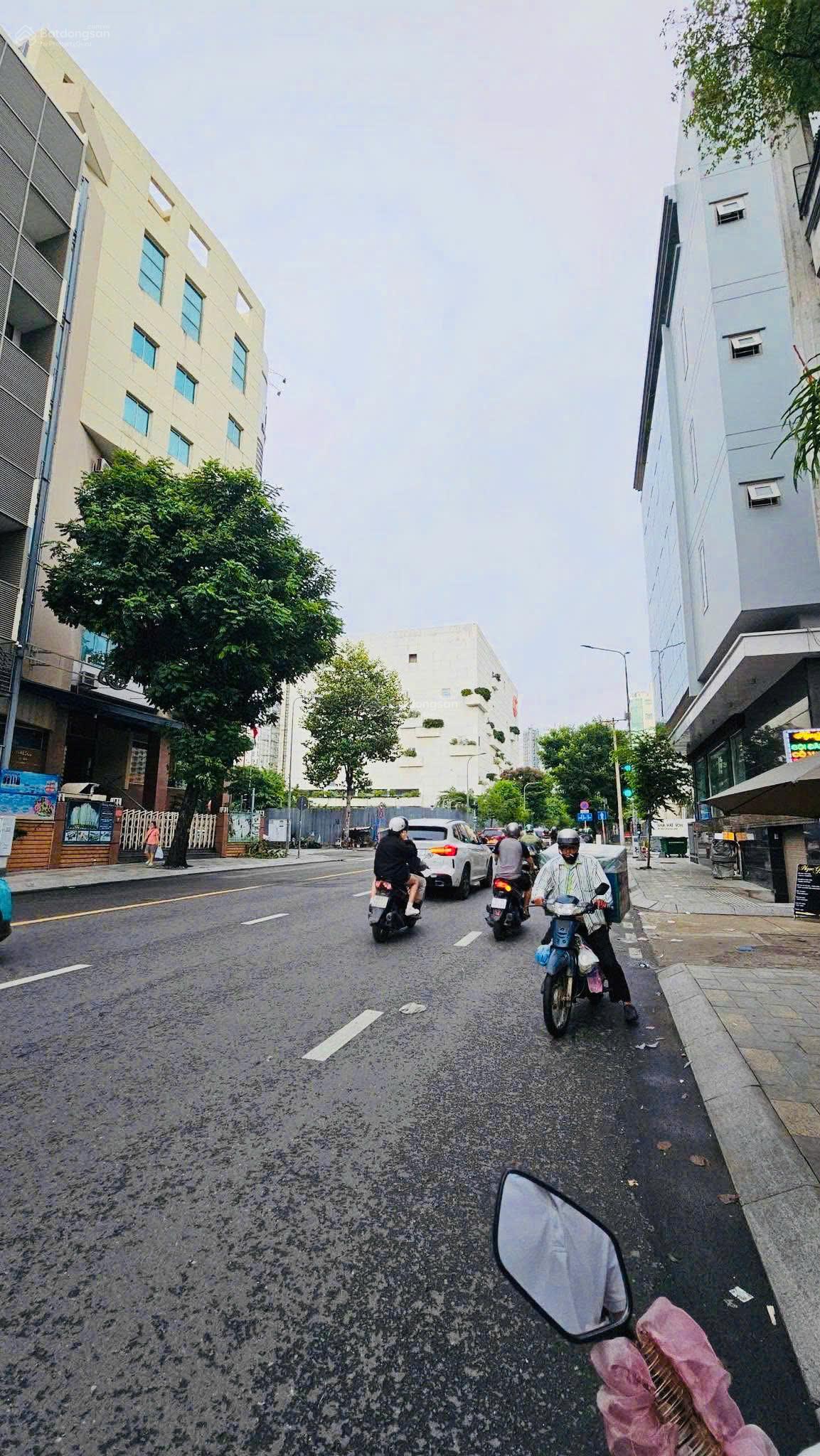 Cho thuê tòa nhà 2.500m2, số: 22 Nguyễn Bỉnh Khiêm, Quận 1, Kc: 2 hầm, 8 lầu,st PCCC, giao ngay. Cho thuê tòa nhà 2.500m2, số: 22 Nguyễn Bỉnh Khiêm, Quận 1, Kc: 2 hầm, 8 lầu,st PCCC, giao ngay.