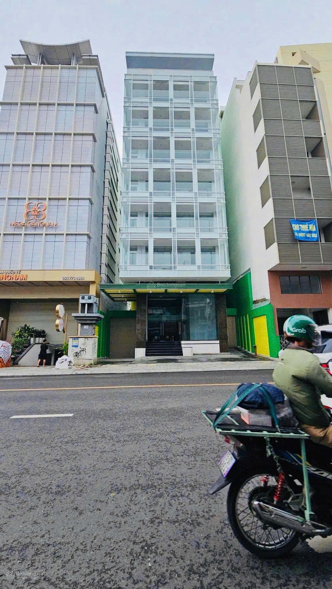 Cho thuê tòa nhà 2.500m2, số: 22 Nguyễn Bỉnh Khiêm, Quận 1, Kc: 2 hầm, 8 lầu,st PCCC, giao ngay.