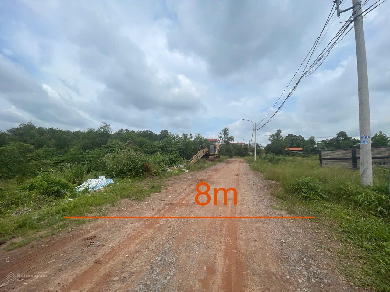 Khách NGỘP BÁN gấp lô đất hơn 2500m2, ngang 80m, TT Phú Hòa, Thủ Dầu Một