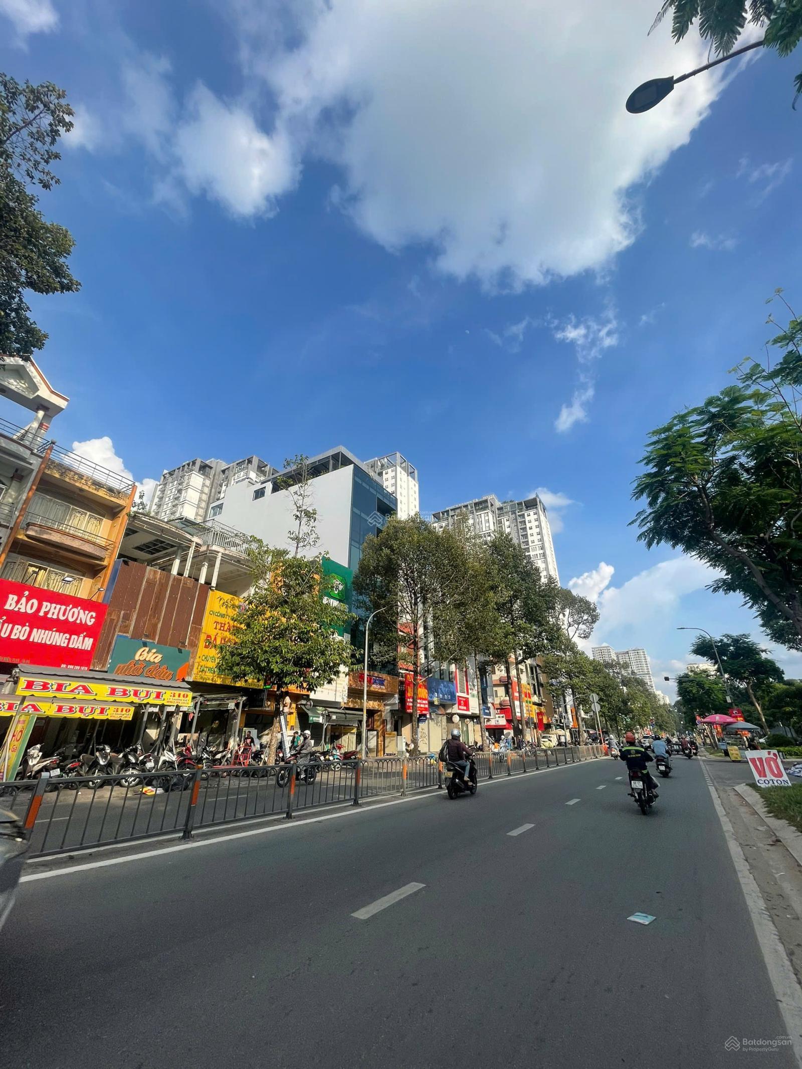 Bán nhà mặt tiền đường Lý Thường Kiệt 4.9x20m, 3 lầu ST ngay chung cư Xi - Grand Court, giá 33.8 tỷ