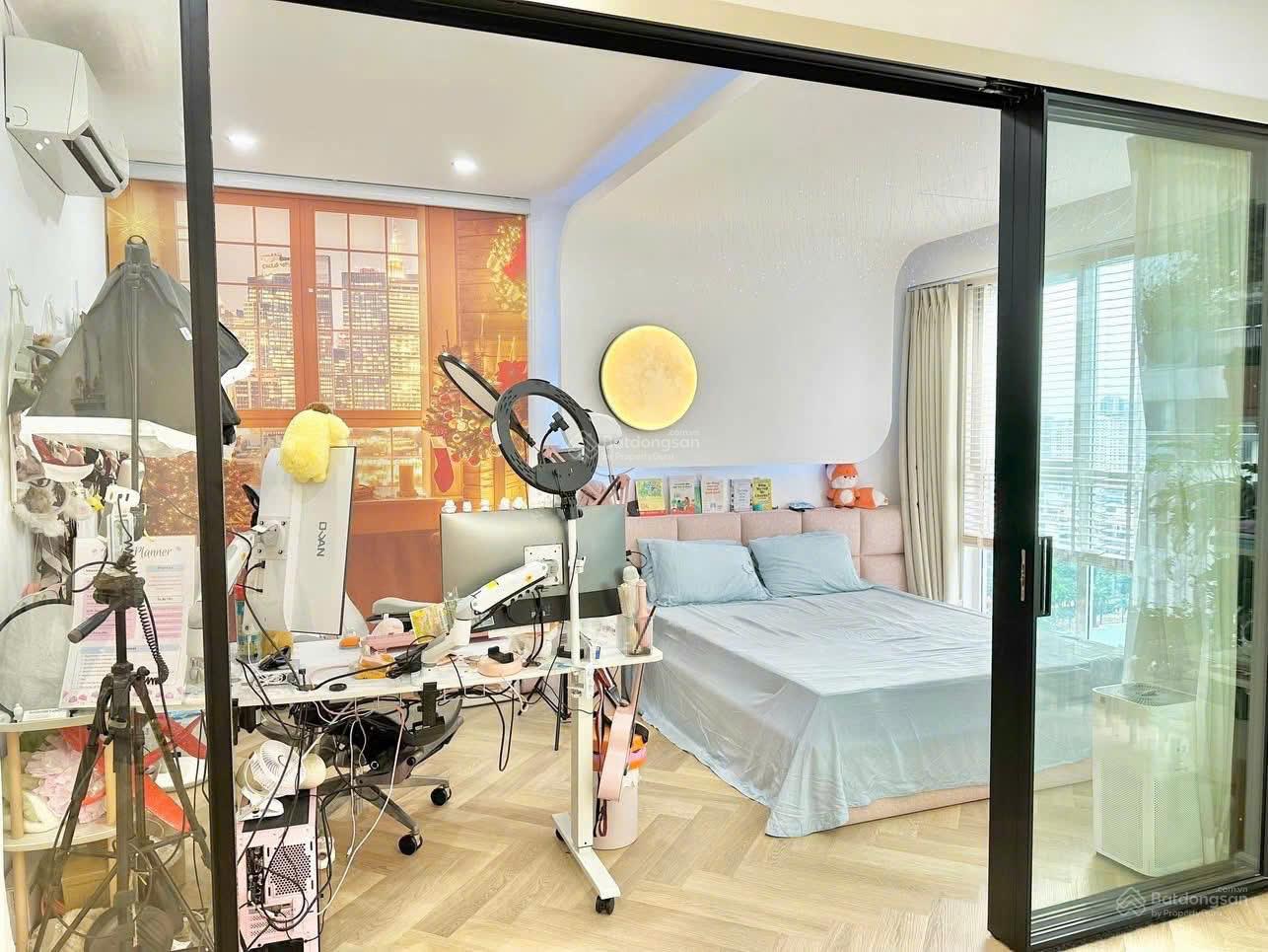 Bán căn 2 ngủ, chung cư 90 Nguyễn Tuân (gần đại học KHTN), sẵn sổ, có slot ô tô, 6,8 tỷ