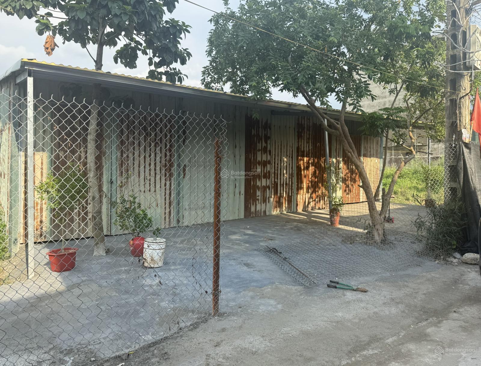 Cho thuê đất có nhà C4 làm kho bãi tại xã Bình Minh, DT 700m2. Giá 8 triệu/tháng