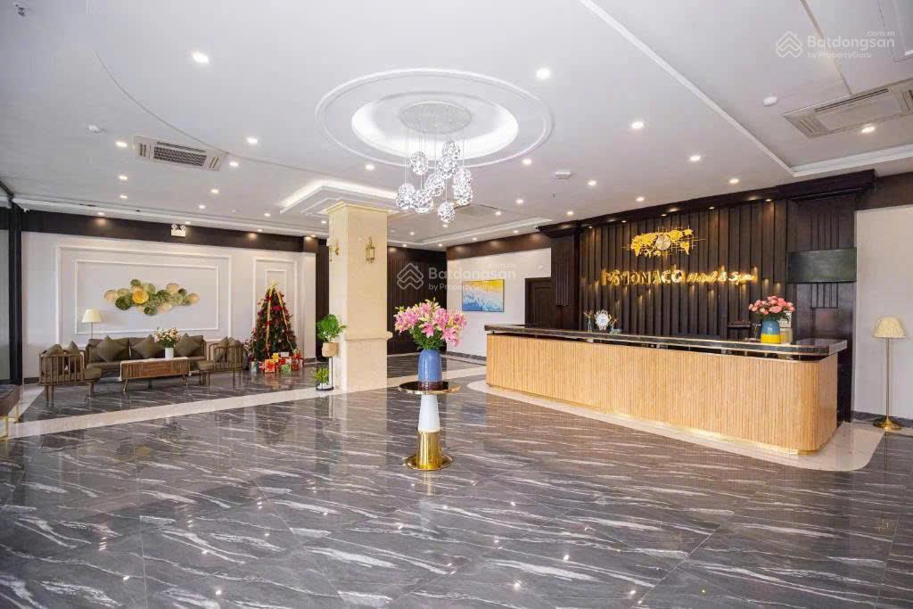 Bán khách sạn Dương Đình Nghệ, Sơn Trà. Xây 12 tầng 368m2 ngang 18m. Ra biển 400m, DT hơn 4 tỷ/năm