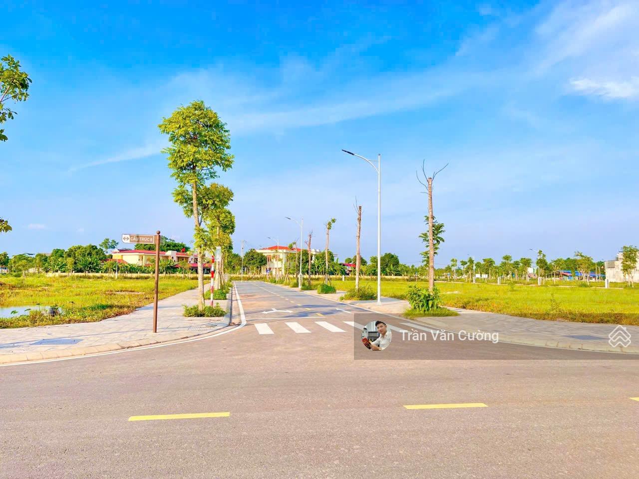 Bán lô đất siêu đẹp mặt DC01 đối diện chưng cư tại Cầu Trúc Sông Công, diện tích 108m2 giá 1.8x tỷ