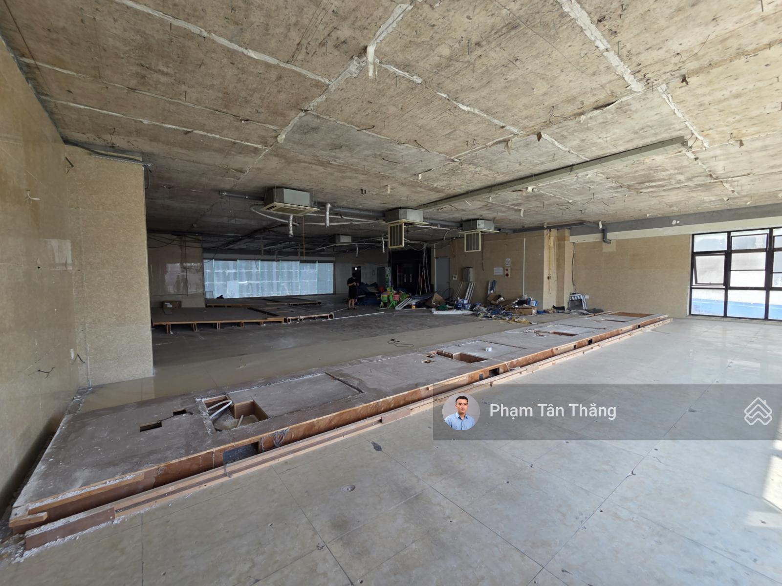 Cho thuê nguyên 1 sàn vị trí đẹp Lê Hồng Phong. Đơn giá chỉ 160k/m2/tháng