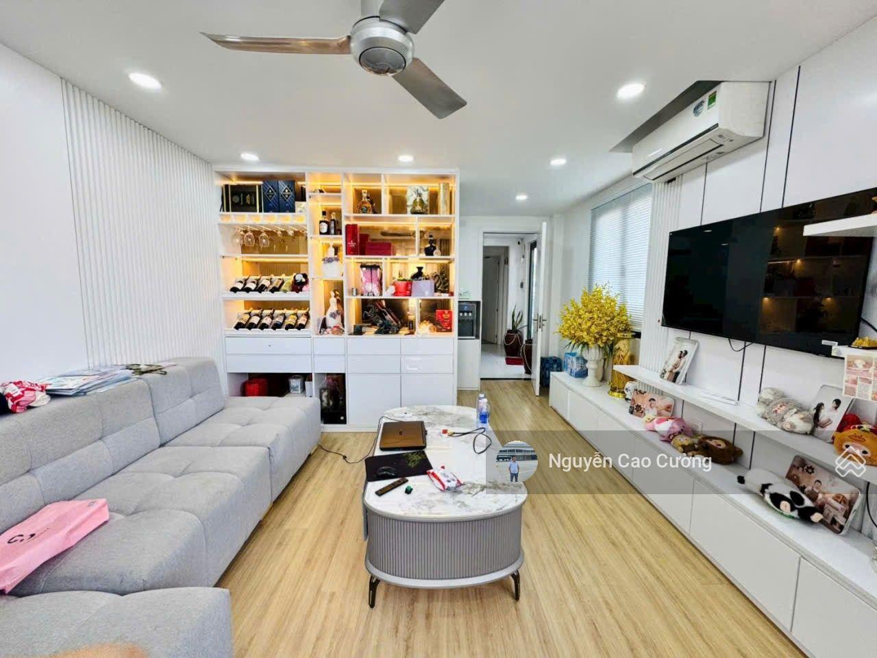 Nhà Góc 3 Mặt tiền có Thang máy 4,8x17m đúc 1lững, 4 lầu, nội thất hiện đại đẹp, Tân chánh hiệp 03